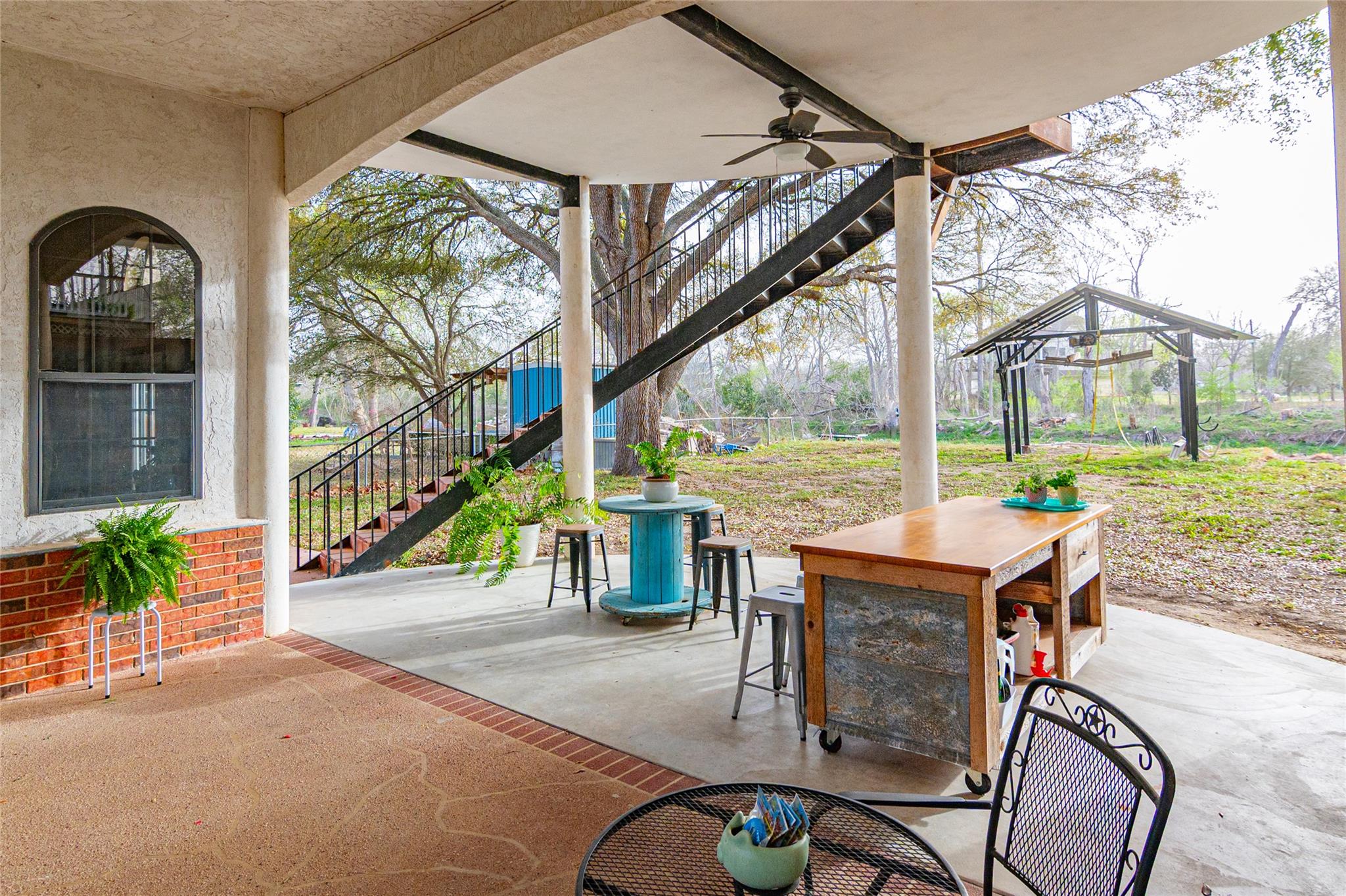 110 Lakeside Dr, Seguin, TX 78155