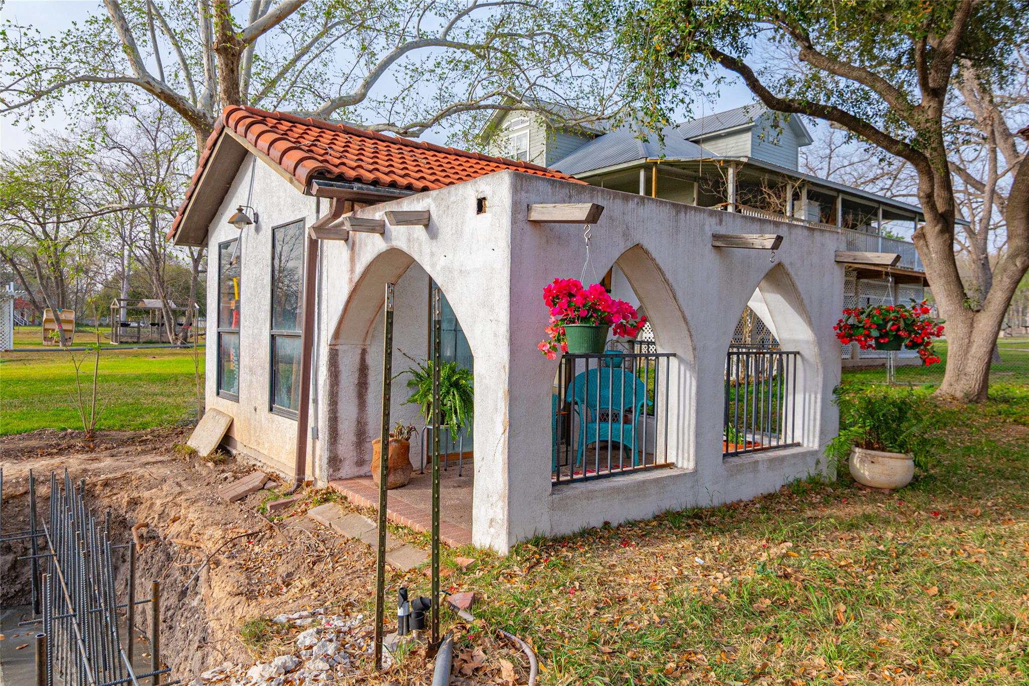 110 Lakeside Dr, Seguin, TX 78155