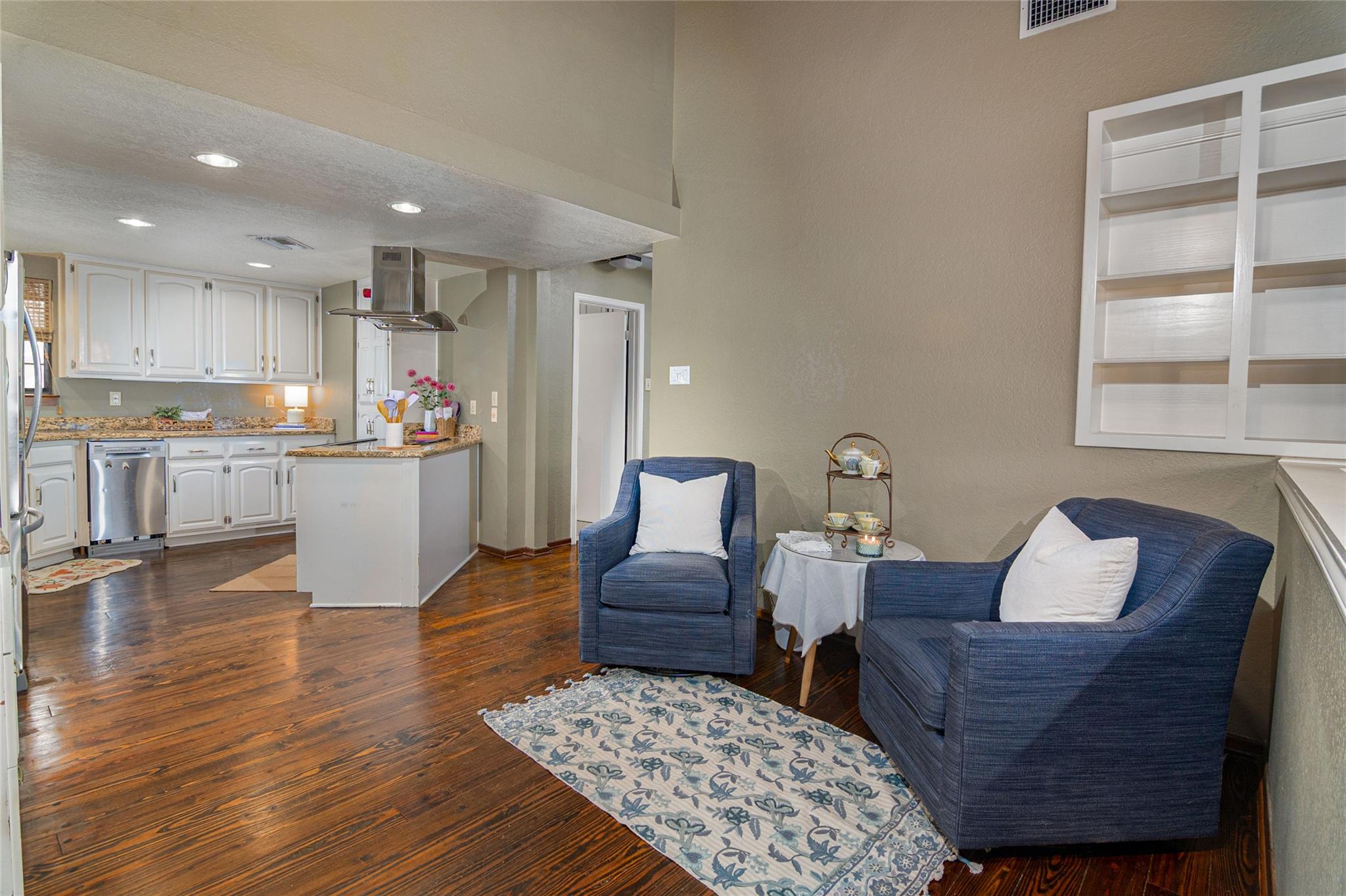 110 Lakeside Dr, Seguin, TX 78155