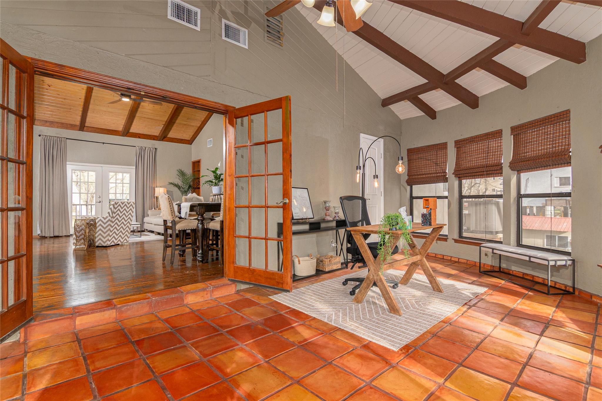 110 Lakeside Dr, Seguin, TX 78155