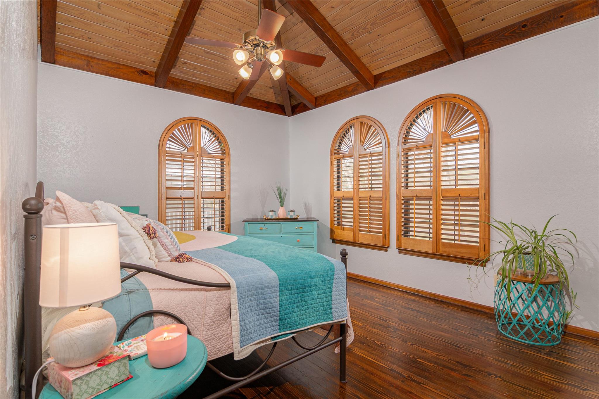 110 Lakeside Dr, Seguin, TX 78155