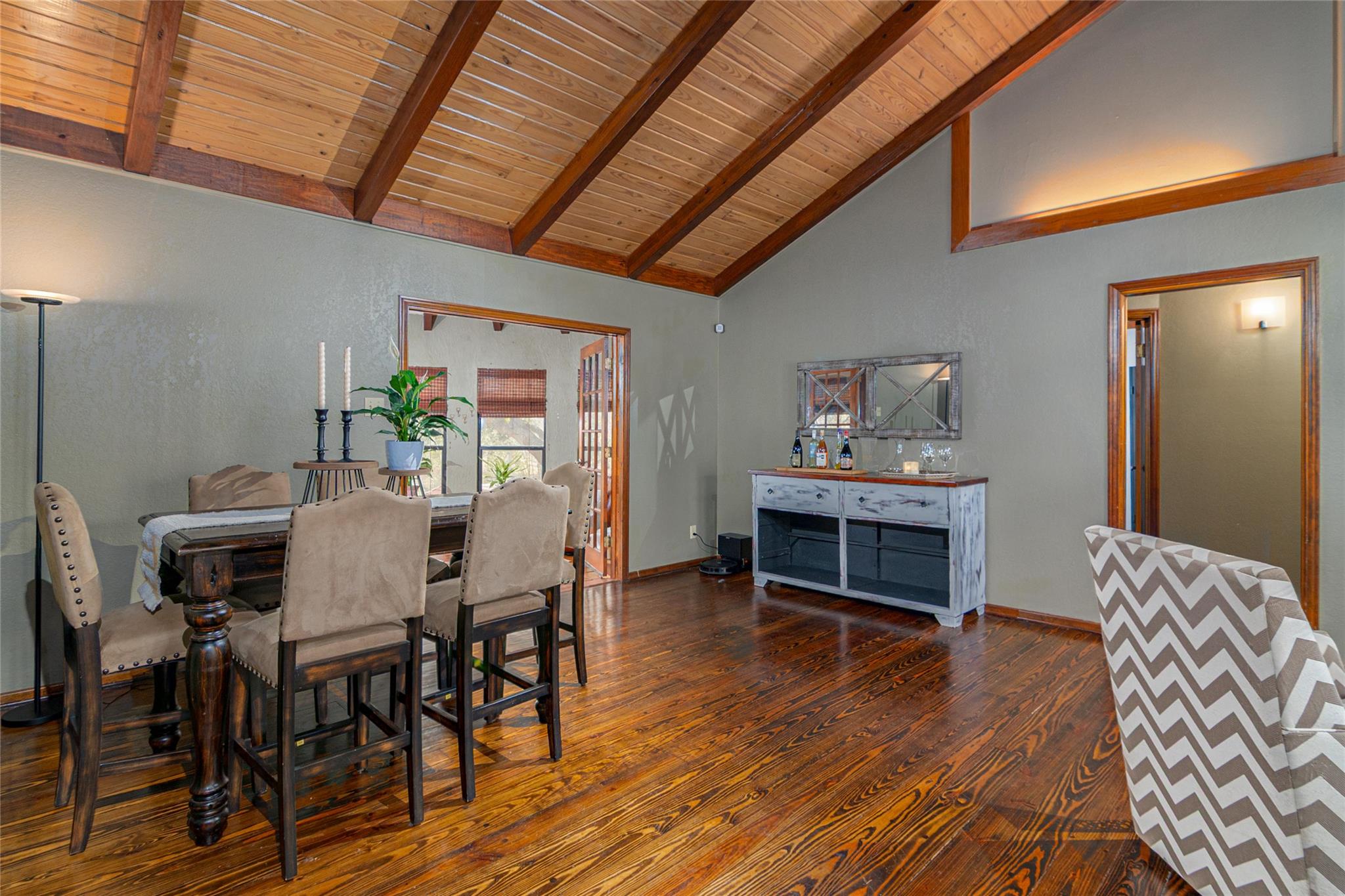 110 Lakeside Dr, Seguin, TX 78155