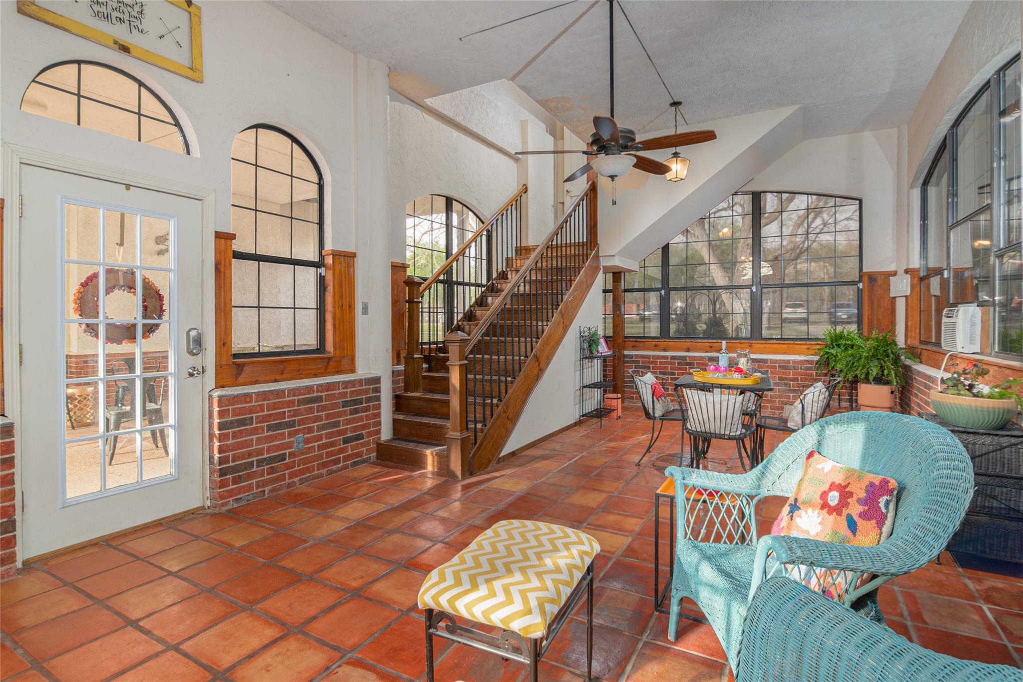 110 Lakeside Dr, Seguin, TX 78155