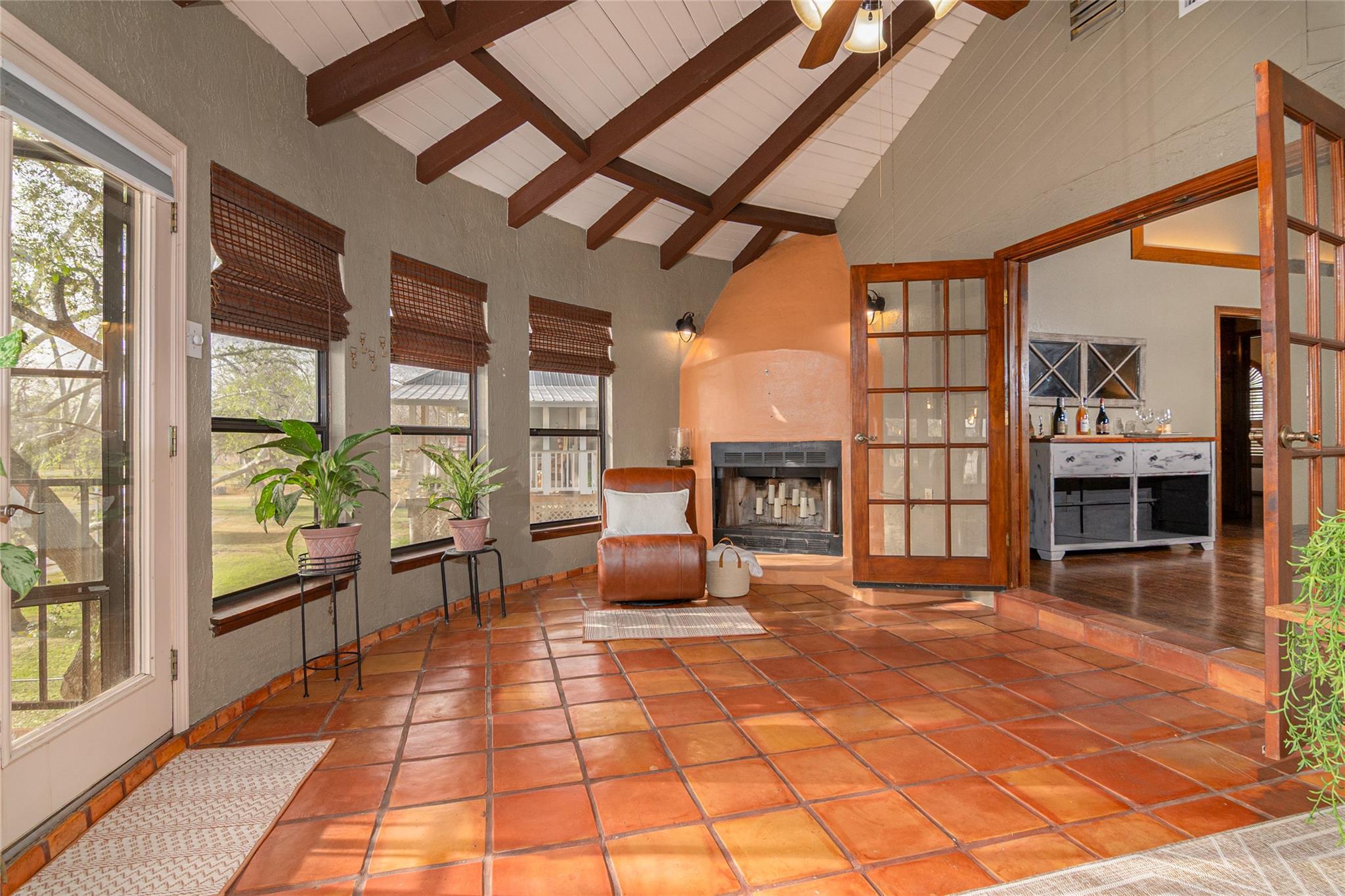 110 Lakeside Dr, Seguin, TX 78155