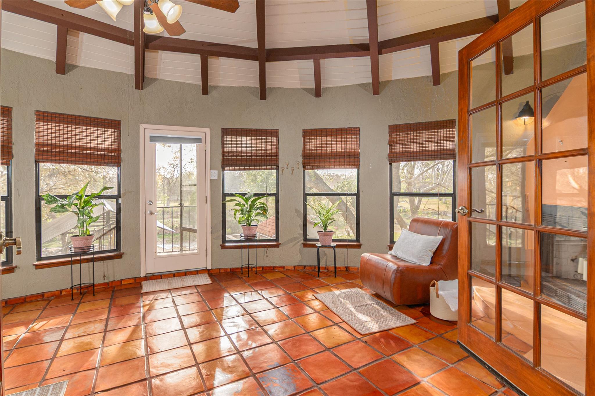 110 Lakeside Dr, Seguin, TX 78155