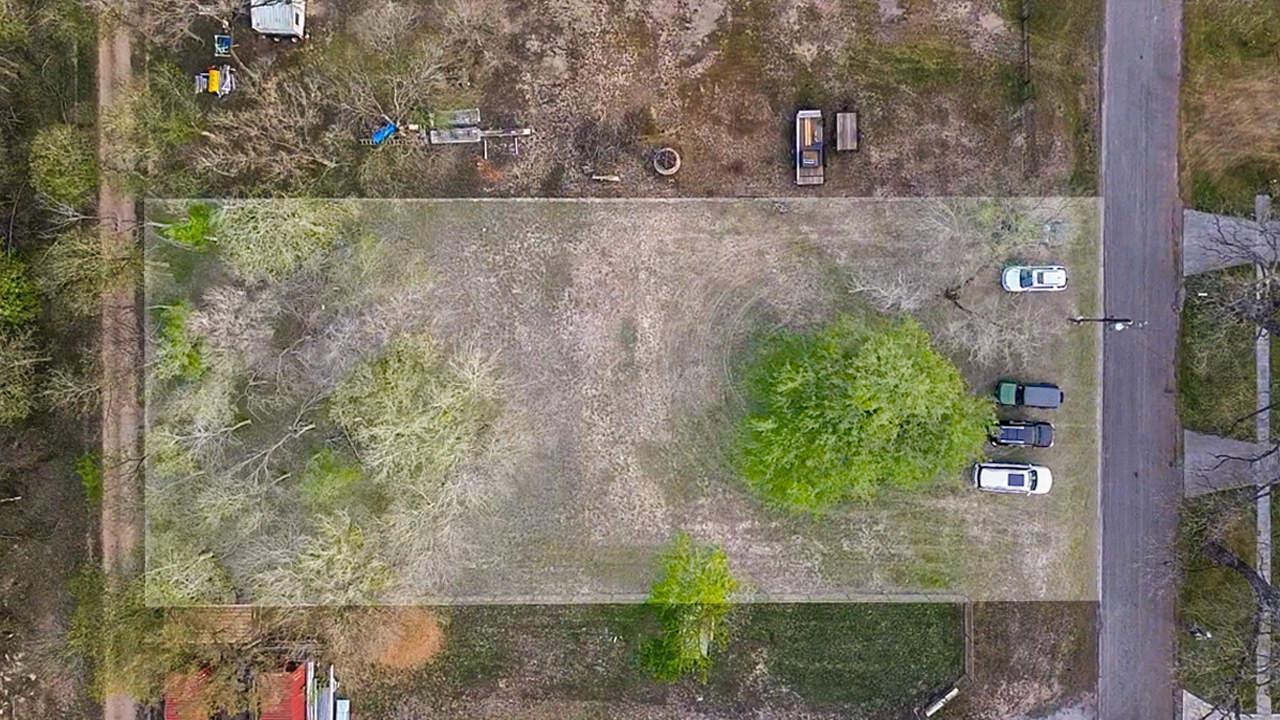 110 Lakeside Dr, Seguin, TX 78155