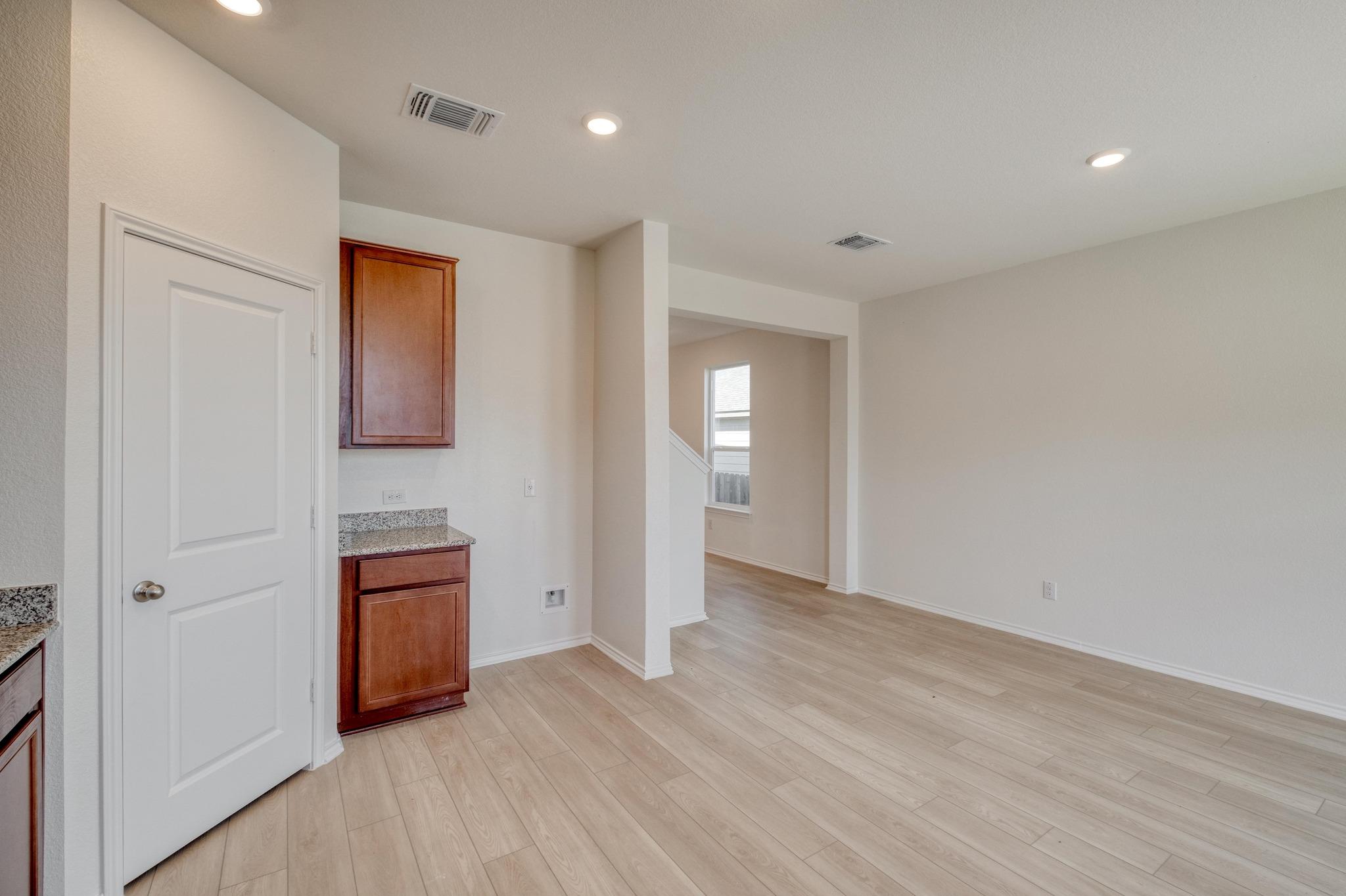 122 Lucky Texan Cv, Jarrell, TX 76537