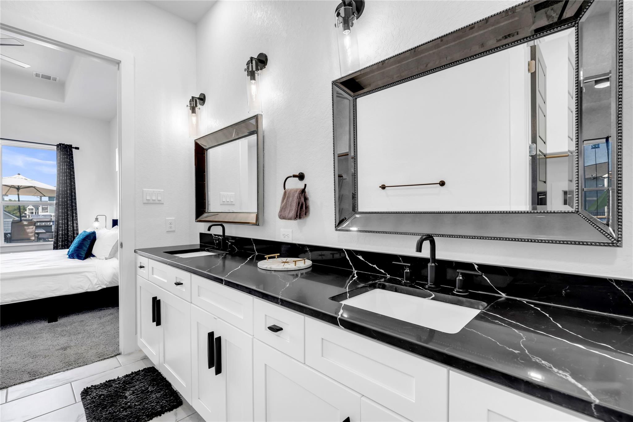 128 Village View Dr, Kingsland, TX 78639