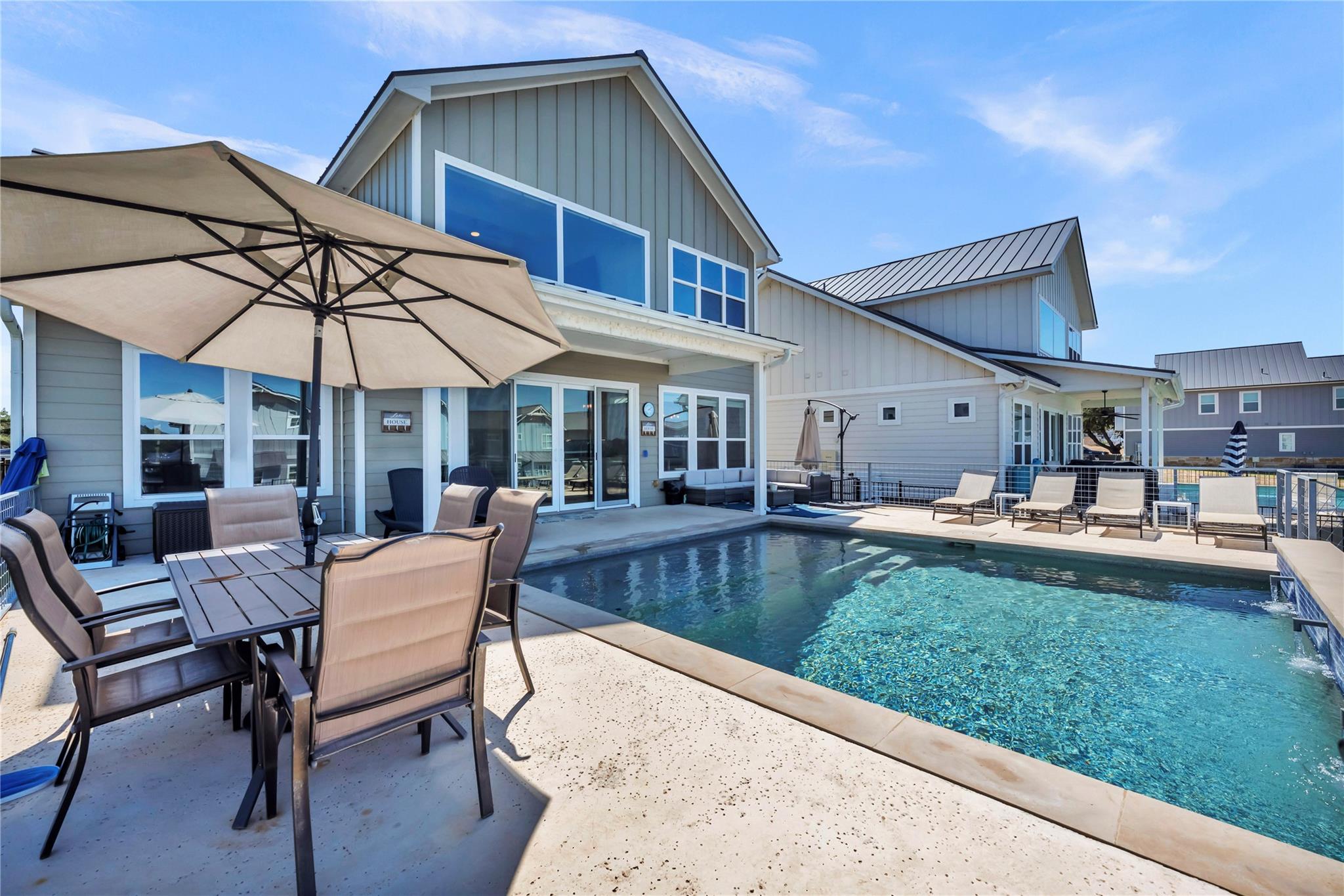 128 Village View Dr, Kingsland, TX 78639