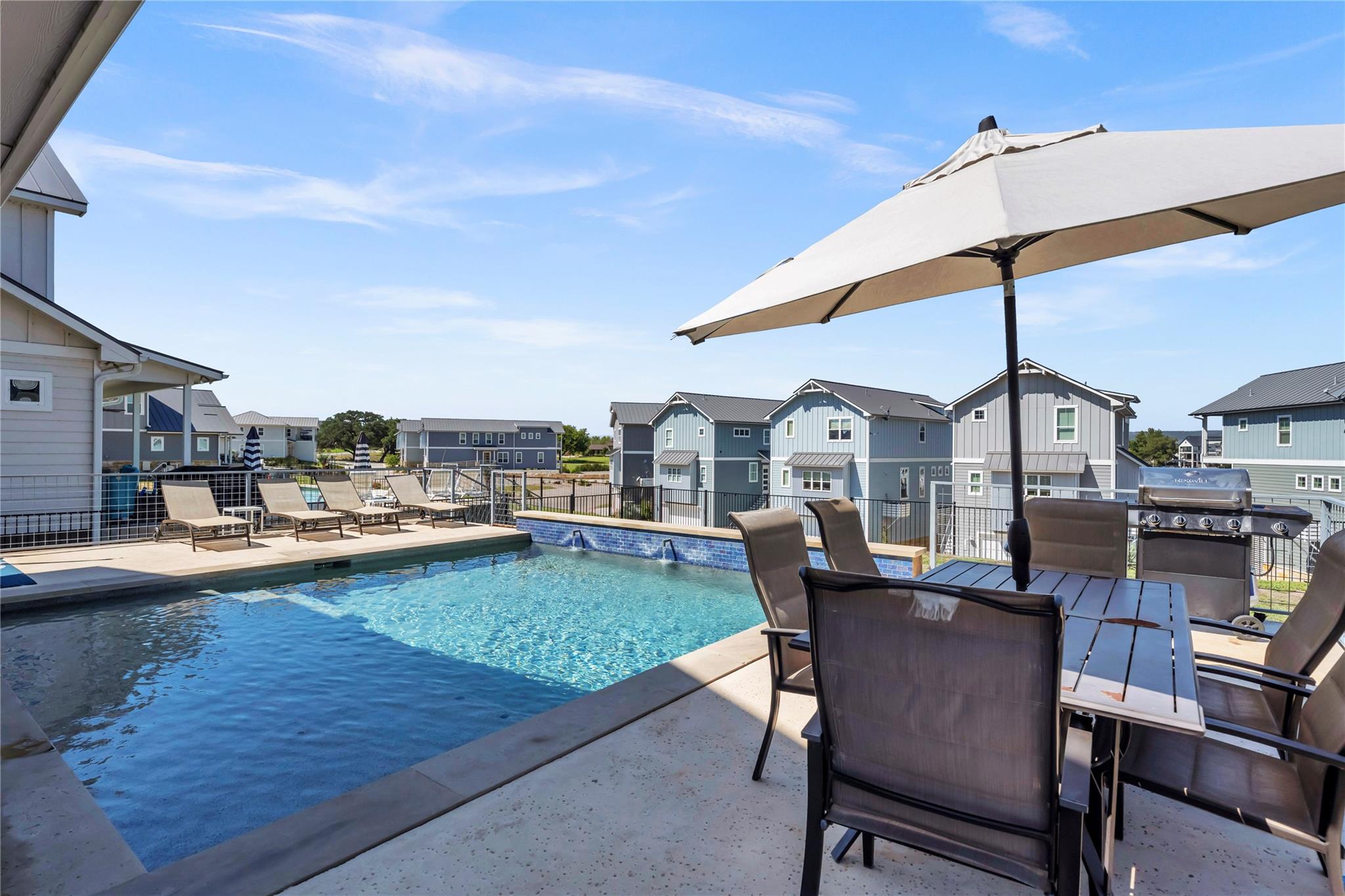 128 Village View Dr, Kingsland, TX 78639