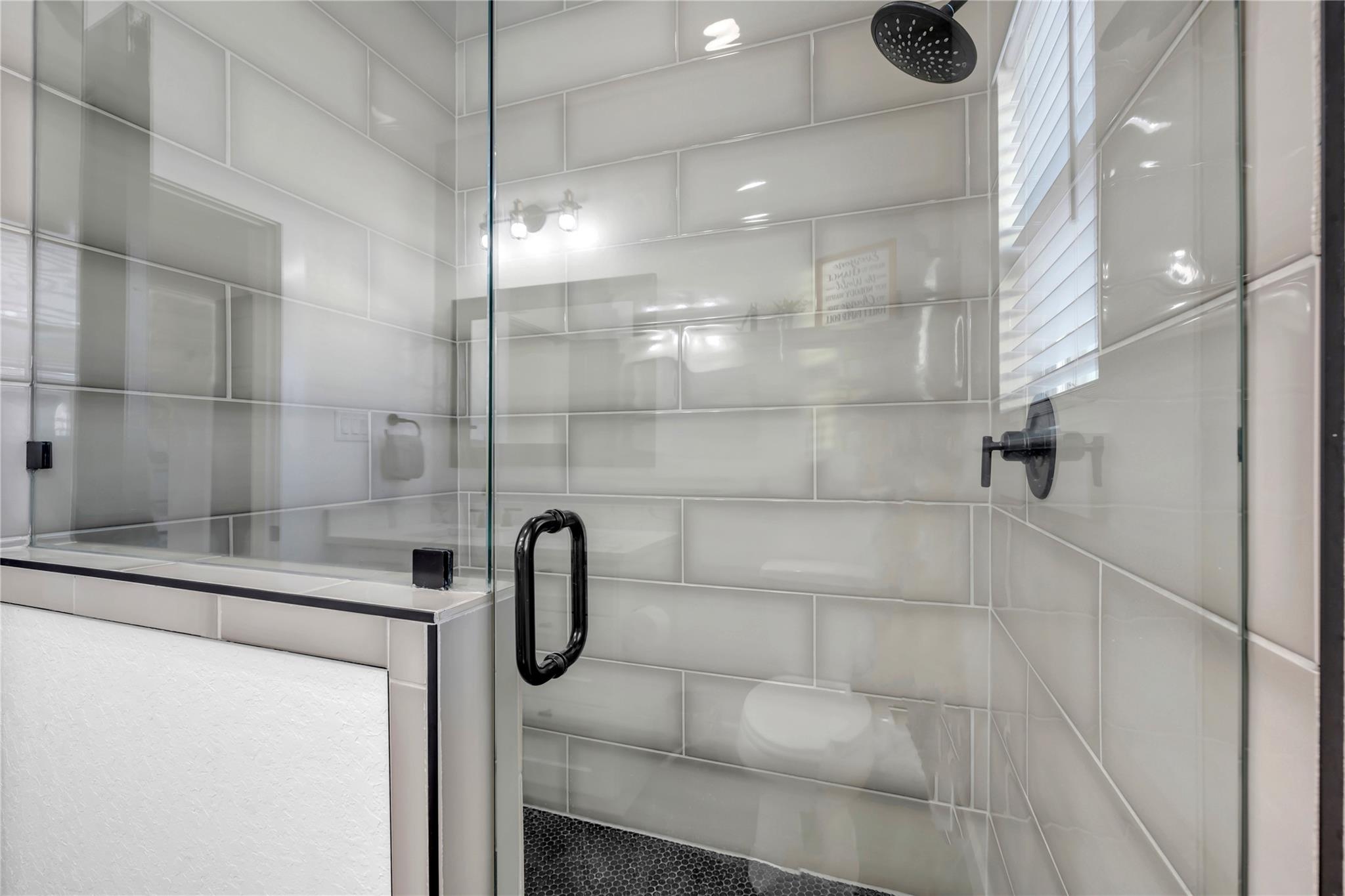 128 Village View Dr, Kingsland, TX 78639