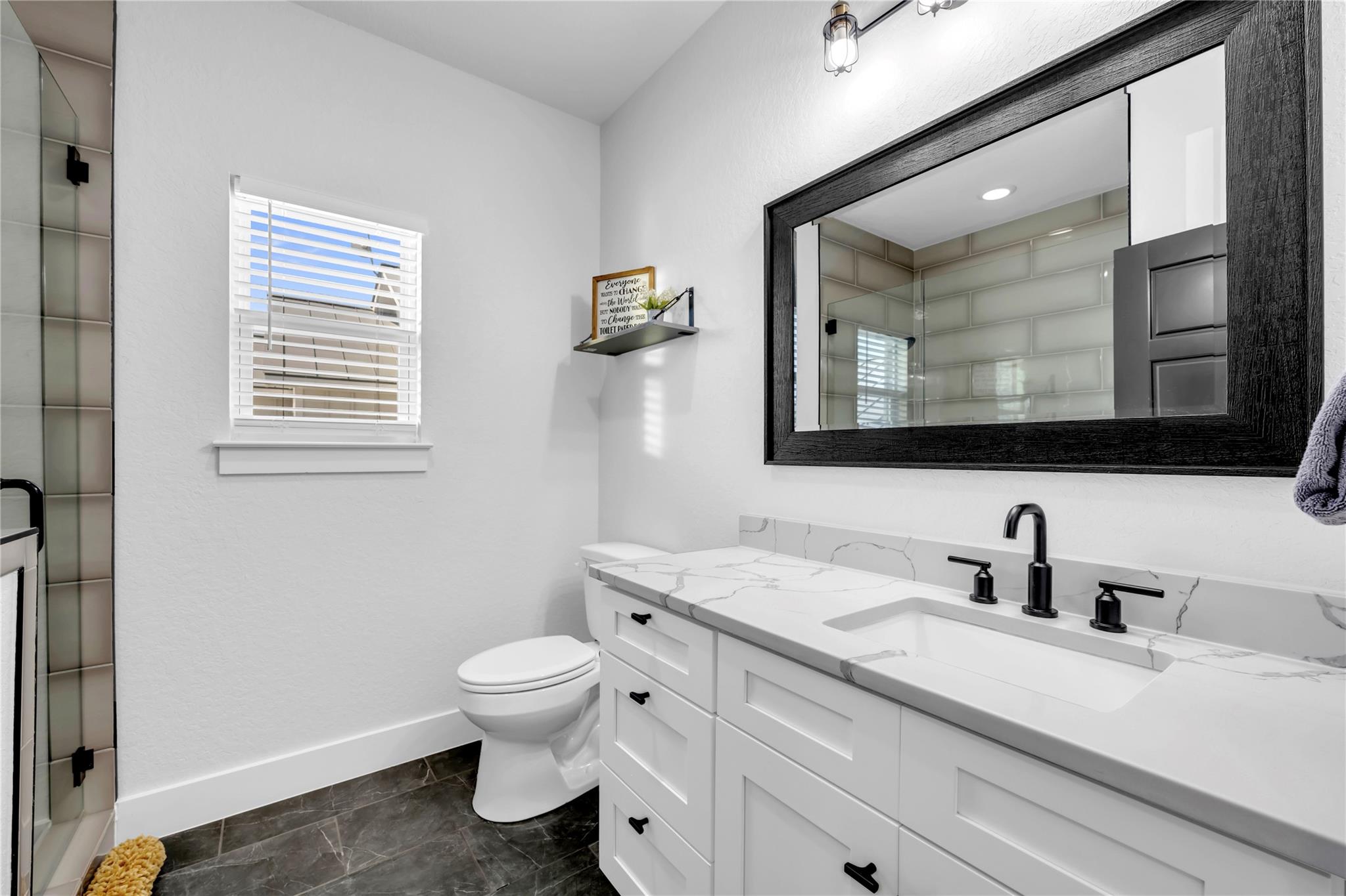 128 Village View Dr, Kingsland, TX 78639