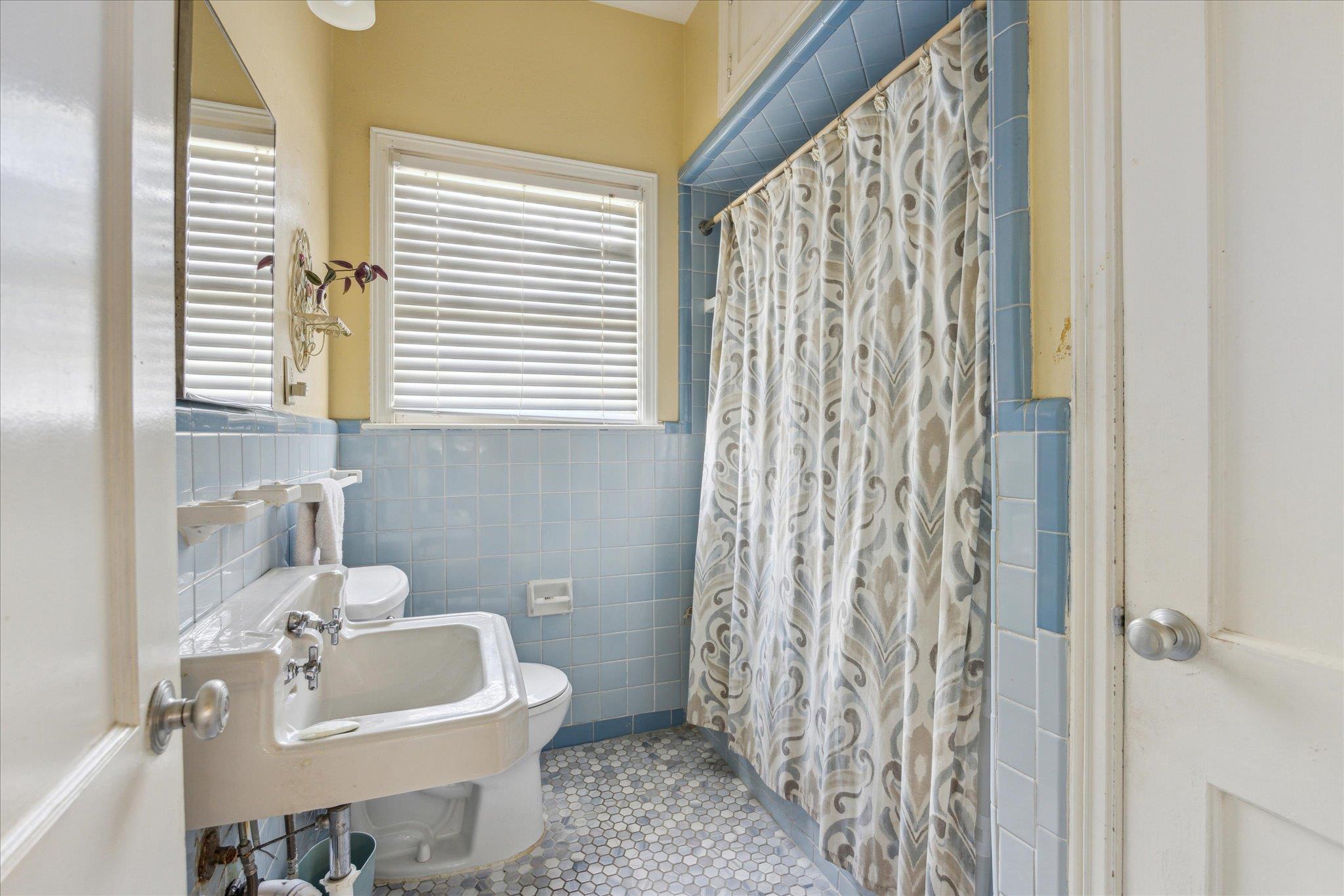 500 North Bluff Dr, Austin, TX 78745