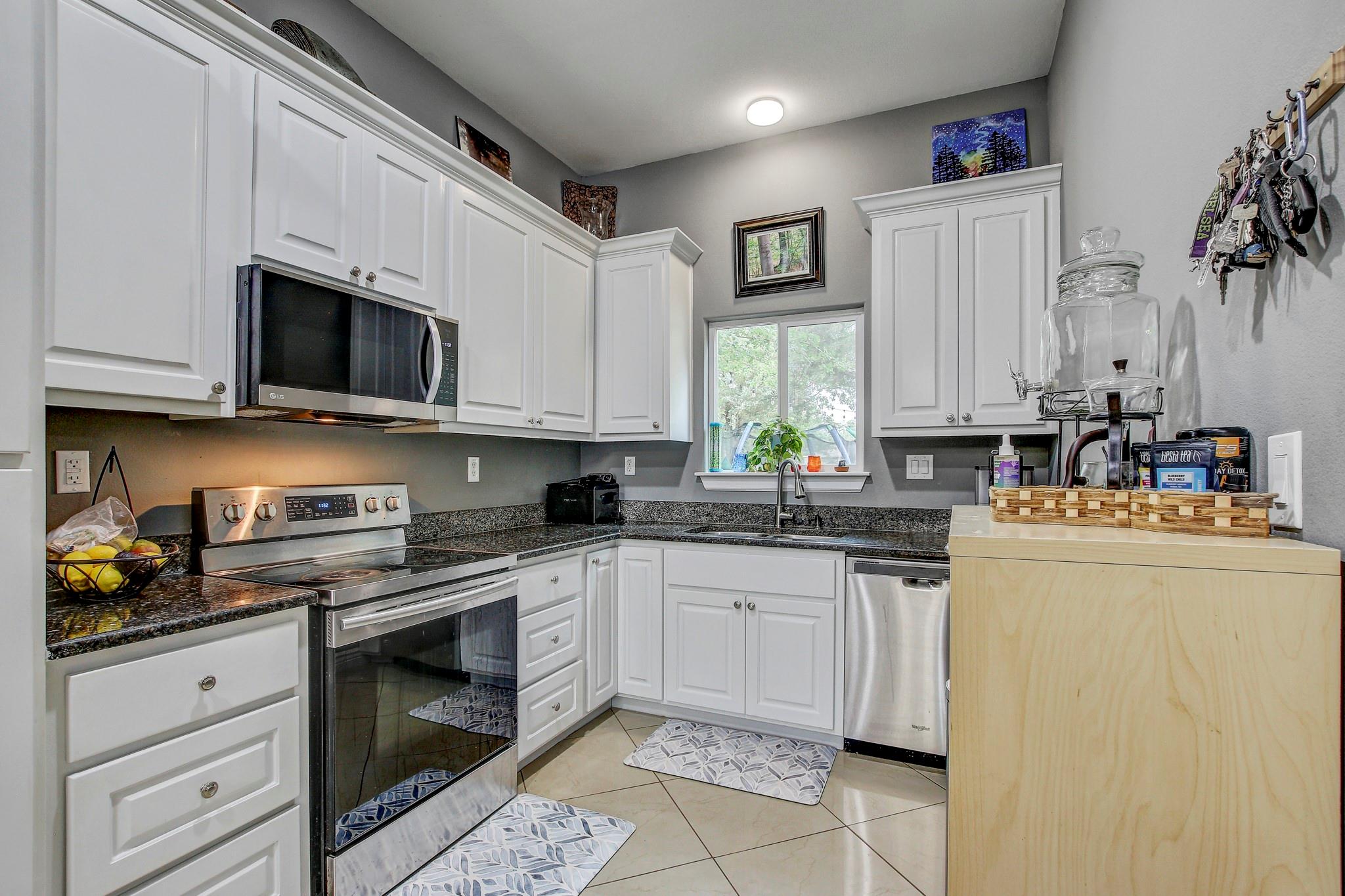 135 Romeria Dr, Cedar Creek, TX 78612
