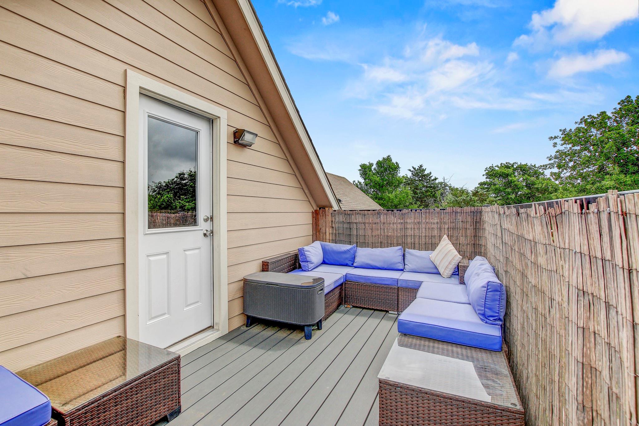 135 Romeria Dr, Cedar Creek, TX 78612