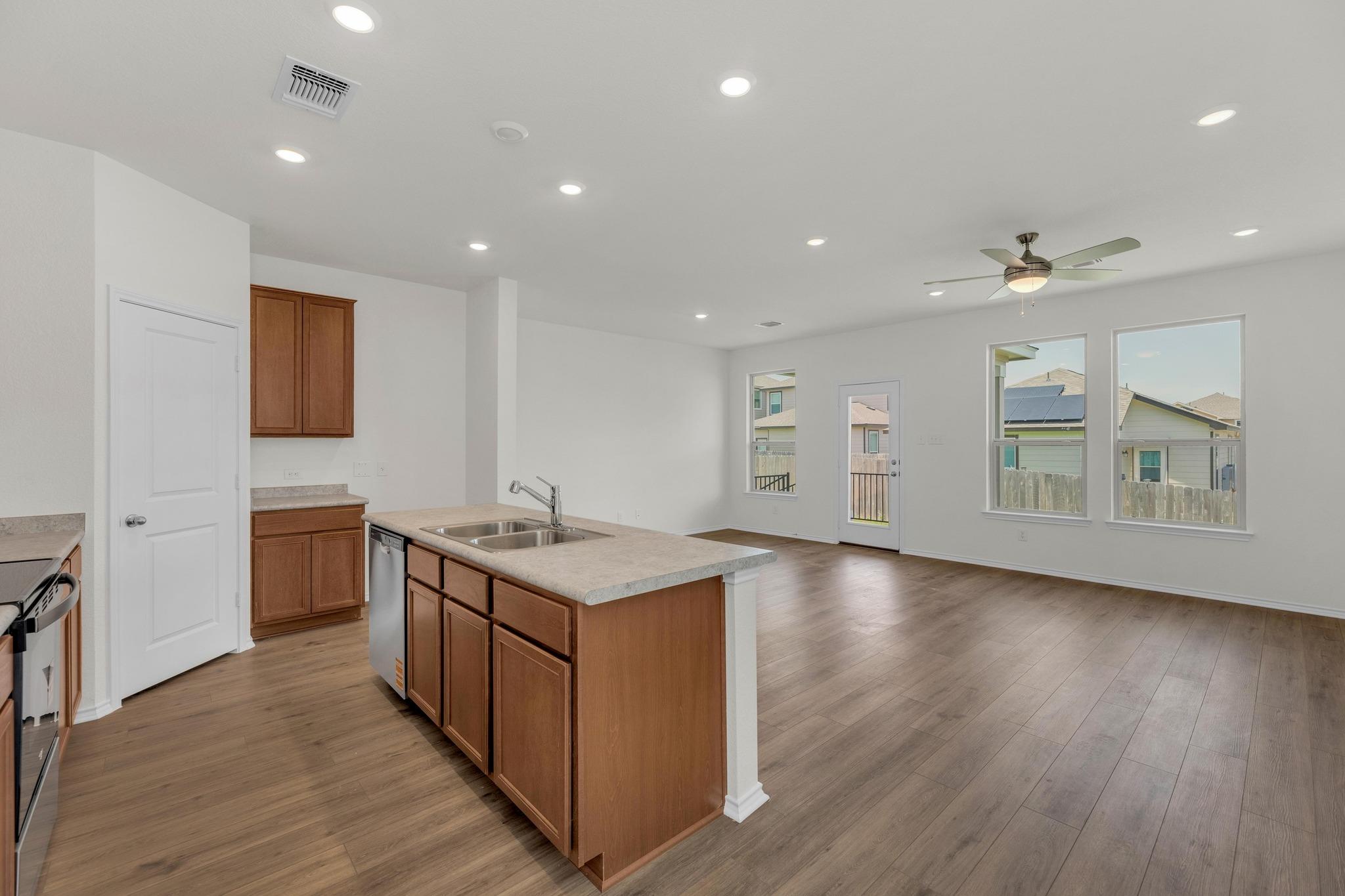 201 Lucky Texan Rd, Jarrell, TX 76537