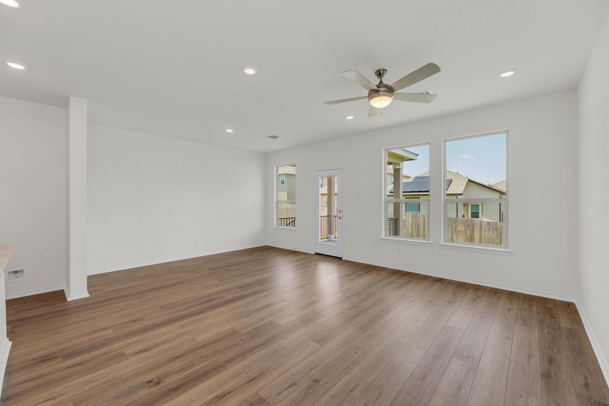 201 Lucky Texan Rd, Jarrell, TX 76537