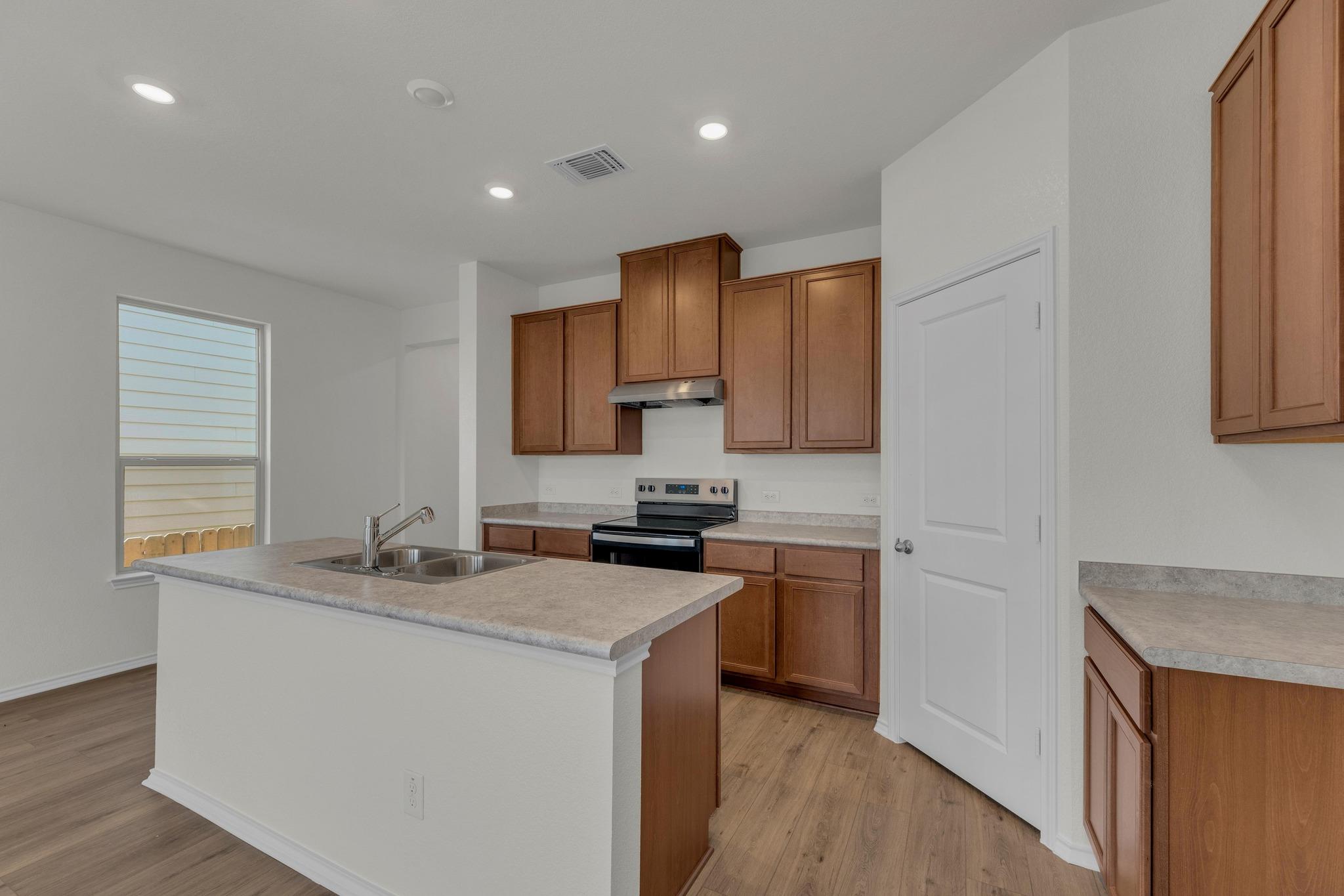 201 Lucky Texan Rd, Jarrell, TX 76537