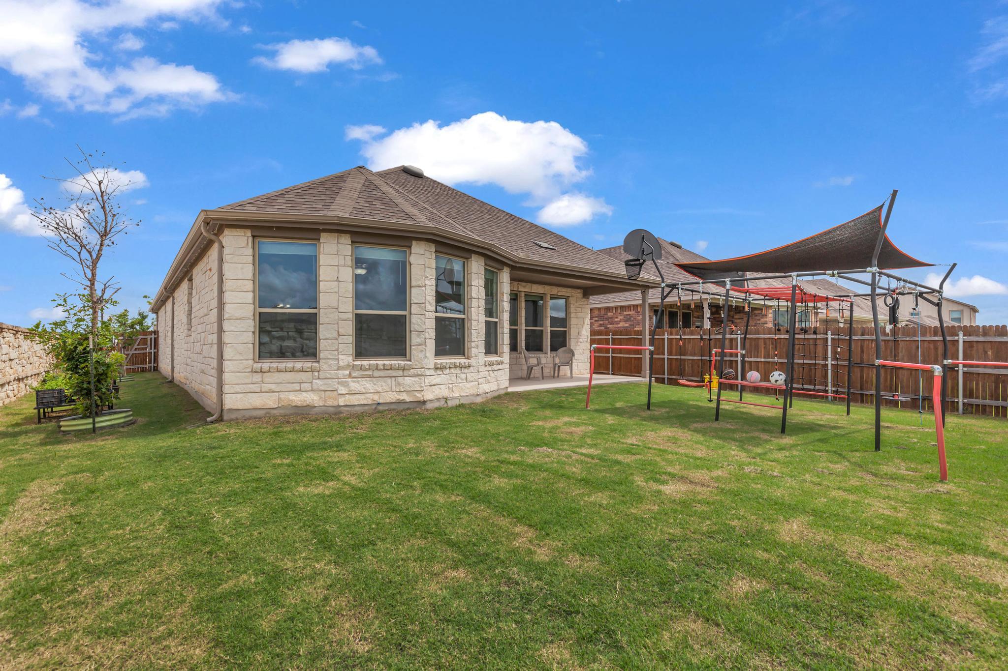 100 Janelle Ln, Liberty Hill, TX 78642