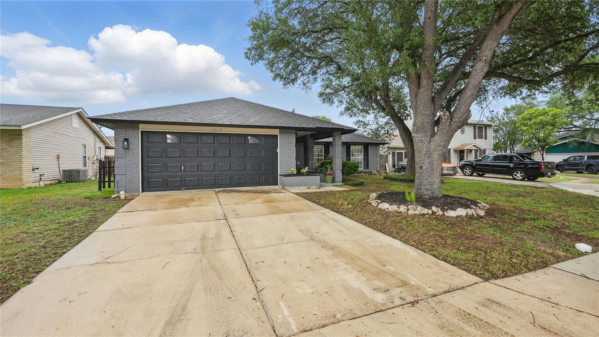 13610 Earlywood St, San Antonio, TX 78233