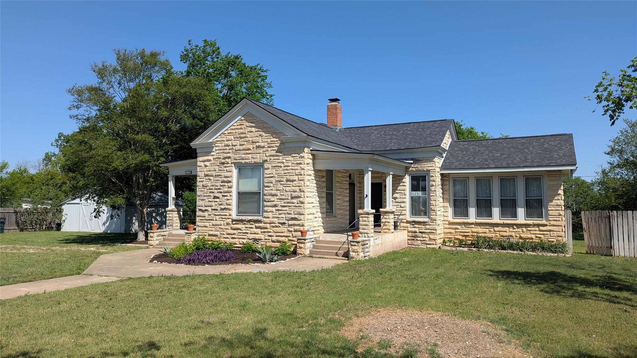 515 E 8th St, Georgetown, TX 78626
