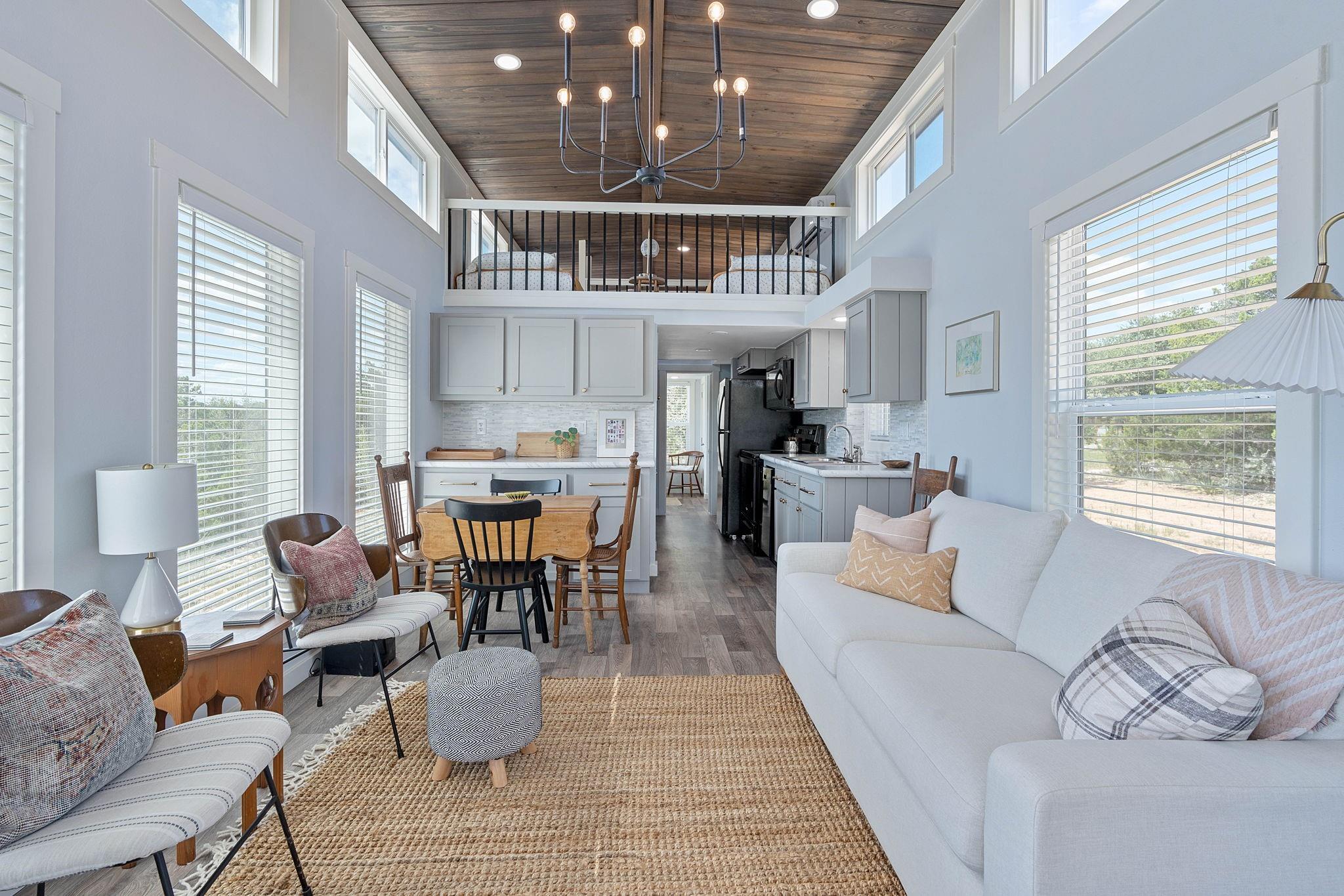 635 Ivean Pearson Rd, Lago Vista, TX 78645