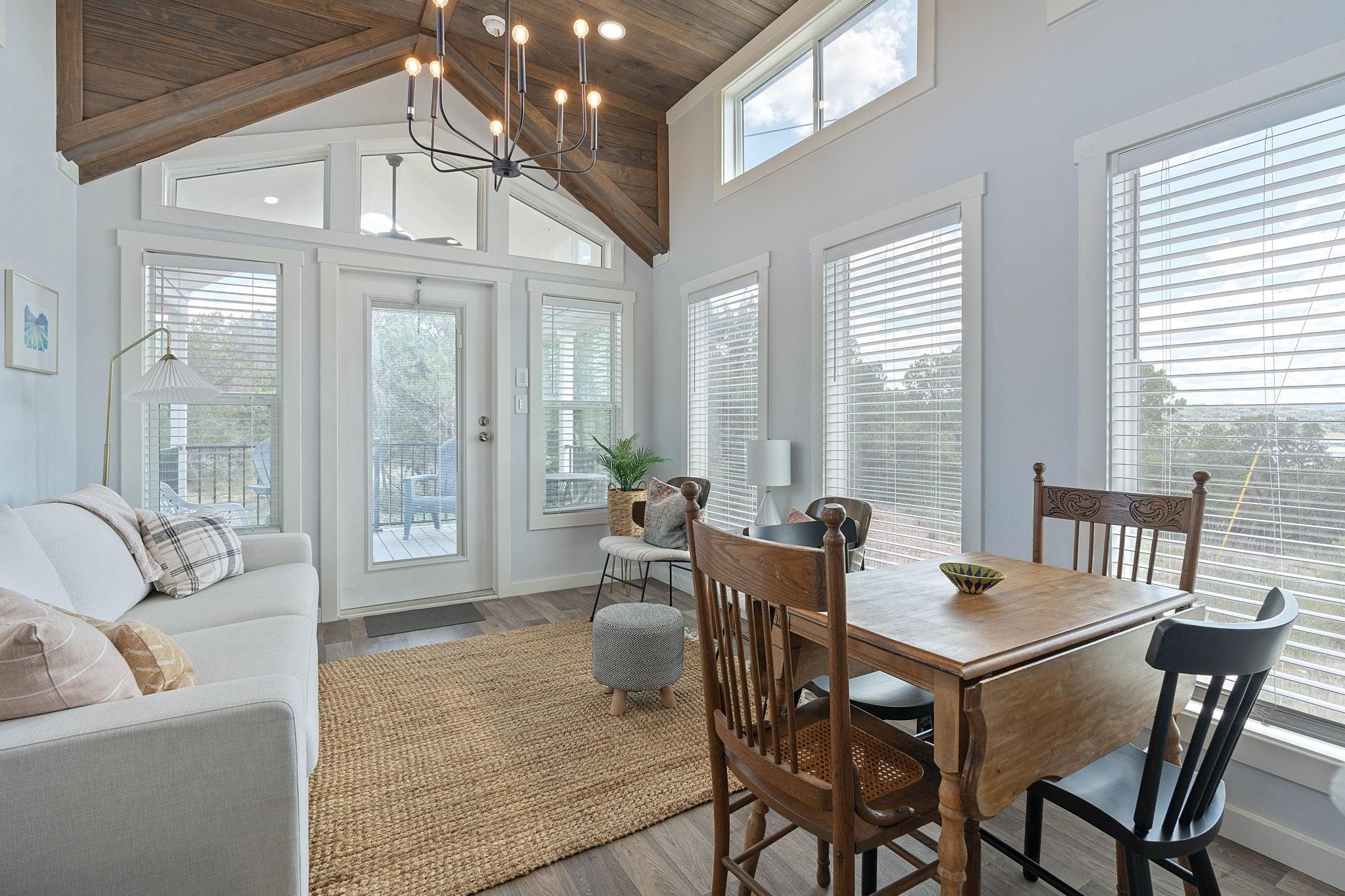 635 Ivean Pearson Rd, Lago Vista, TX 78645