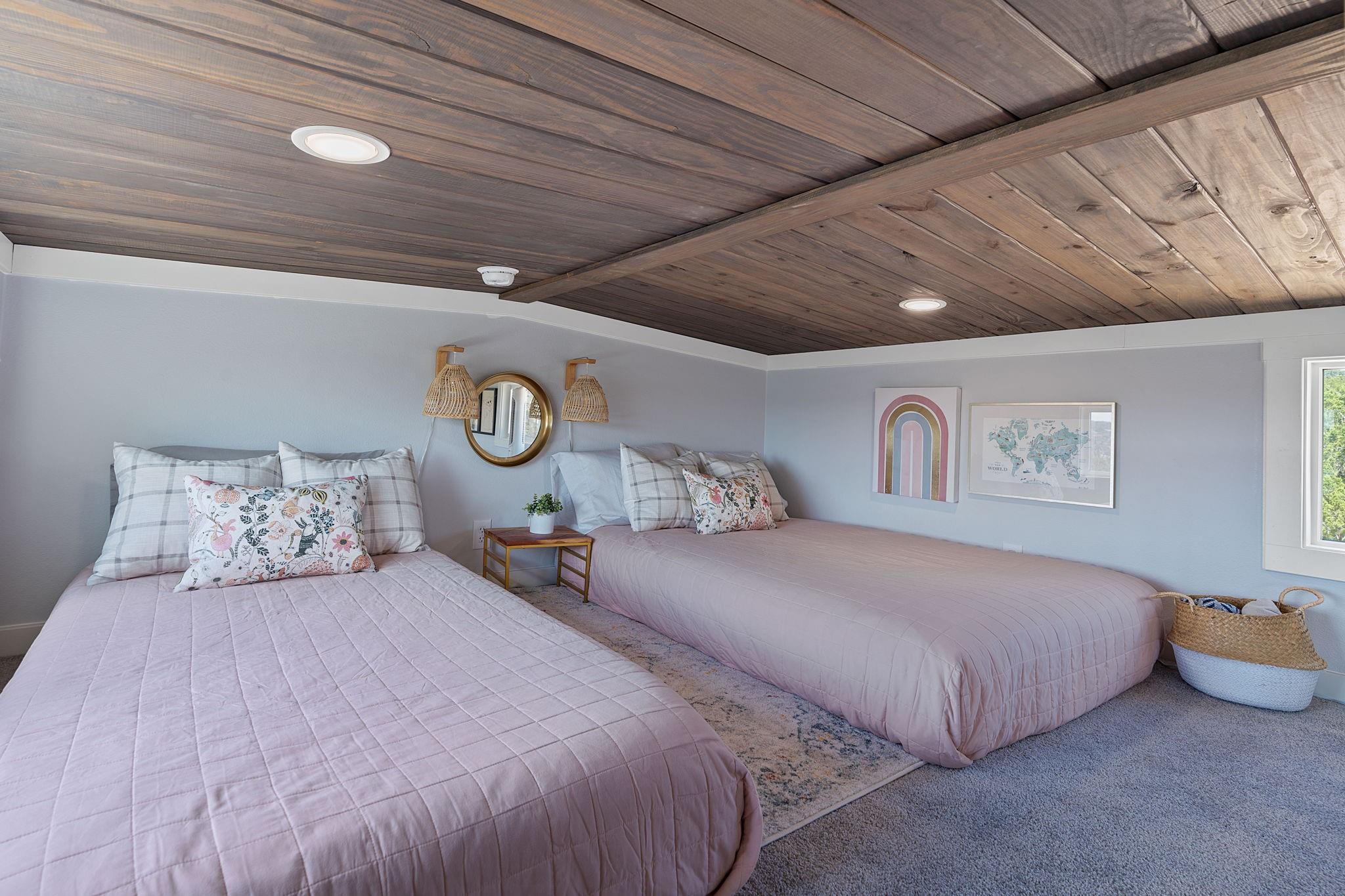 635 Ivean Pearson Rd, Lago Vista, TX 78645