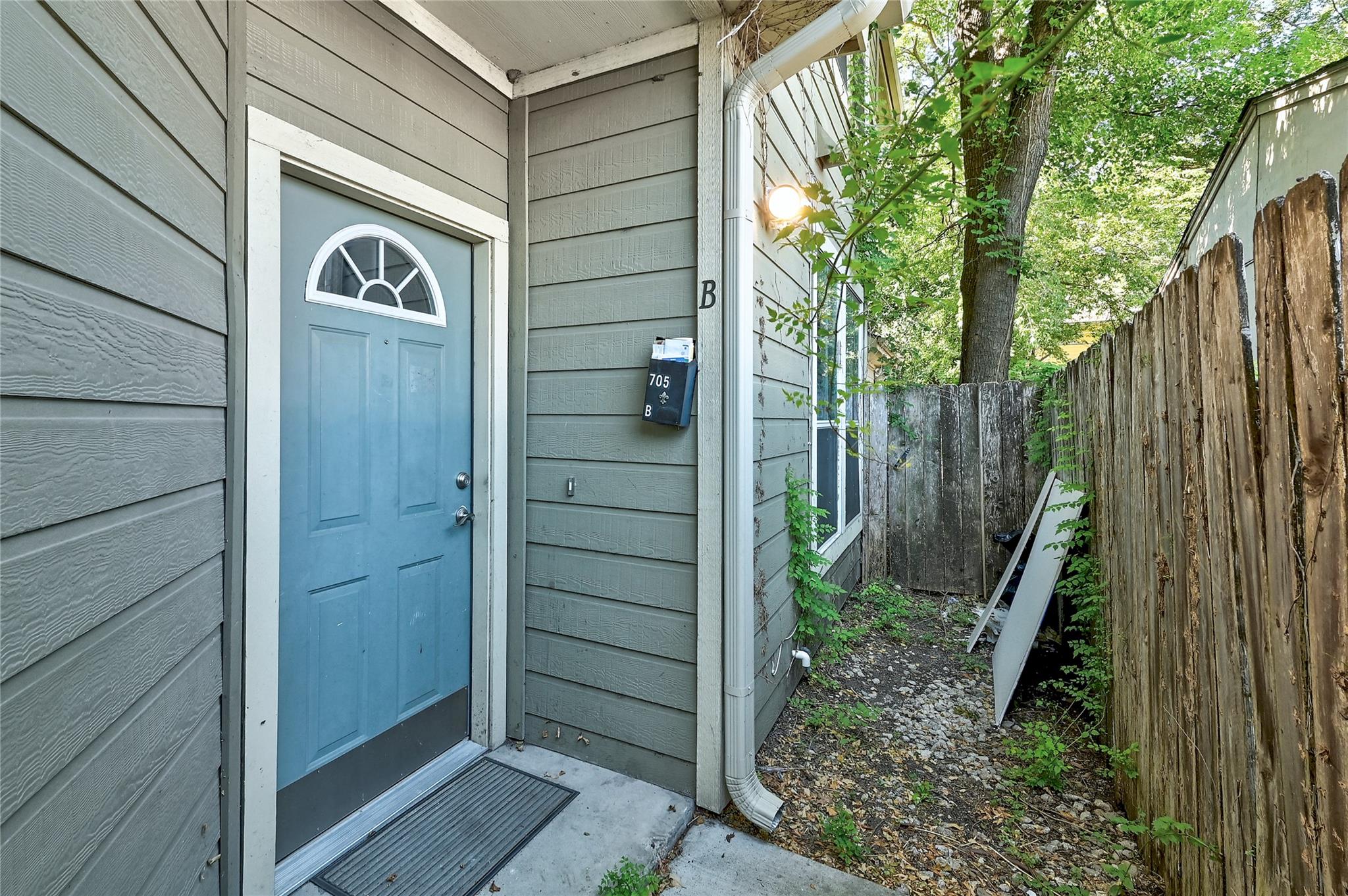 705 Nelray Blvd # B, Austin, TX 78751