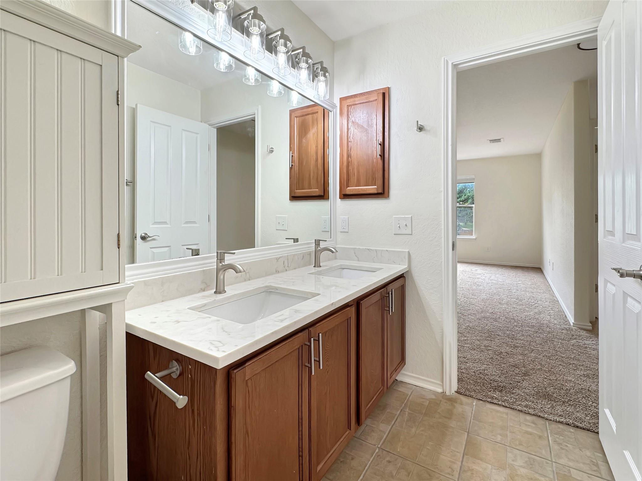 10903 WINECUP FIELD Fld, Helotes, TX 78023