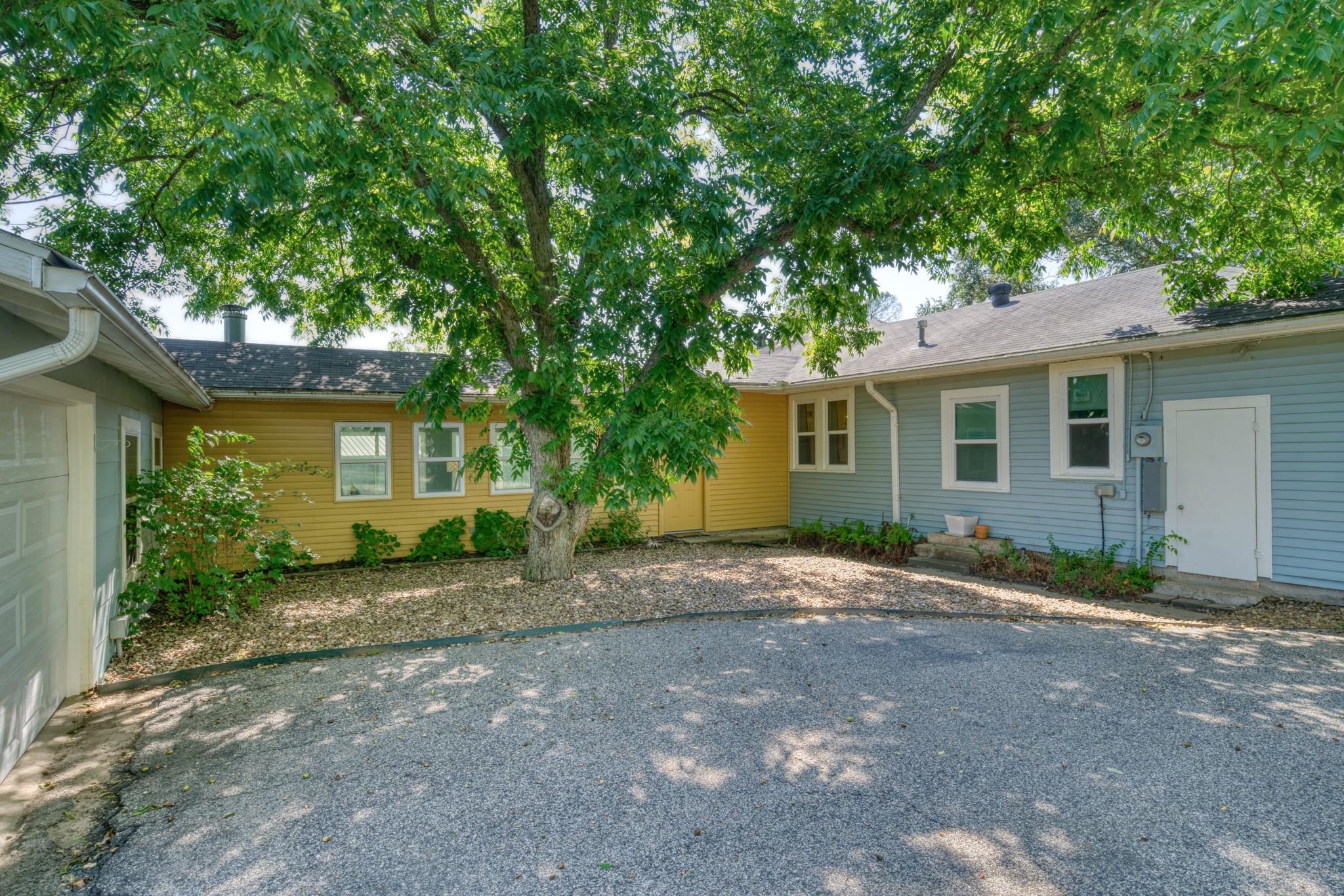 1524 Highway 159 W, Bellville, TX 77418