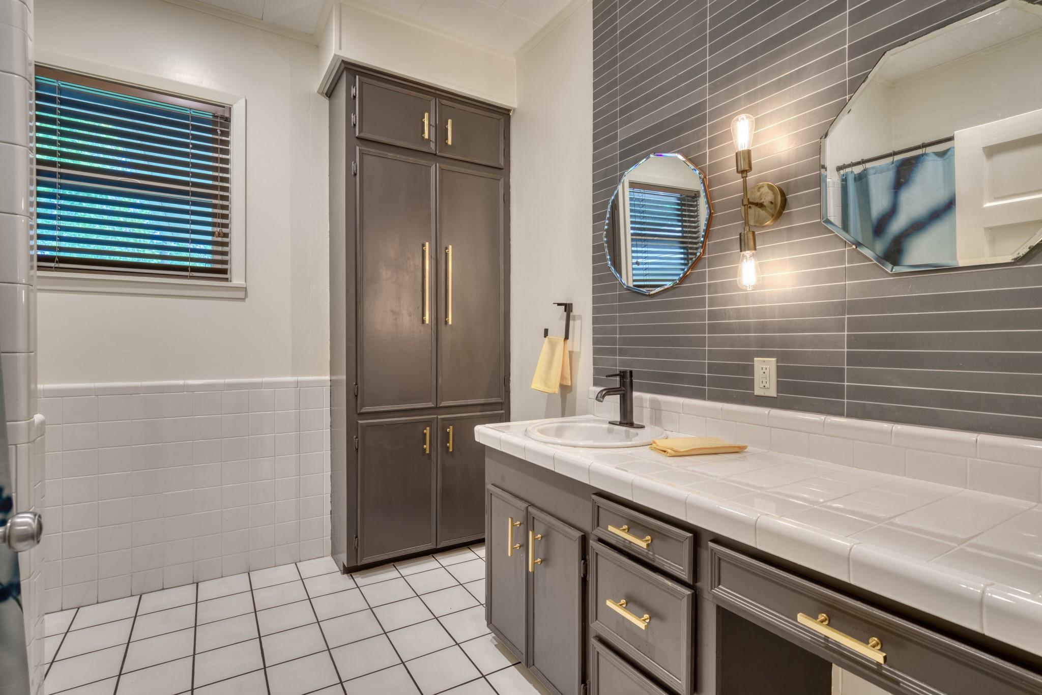 1524 Highway 159 W, Bellville, TX 77418