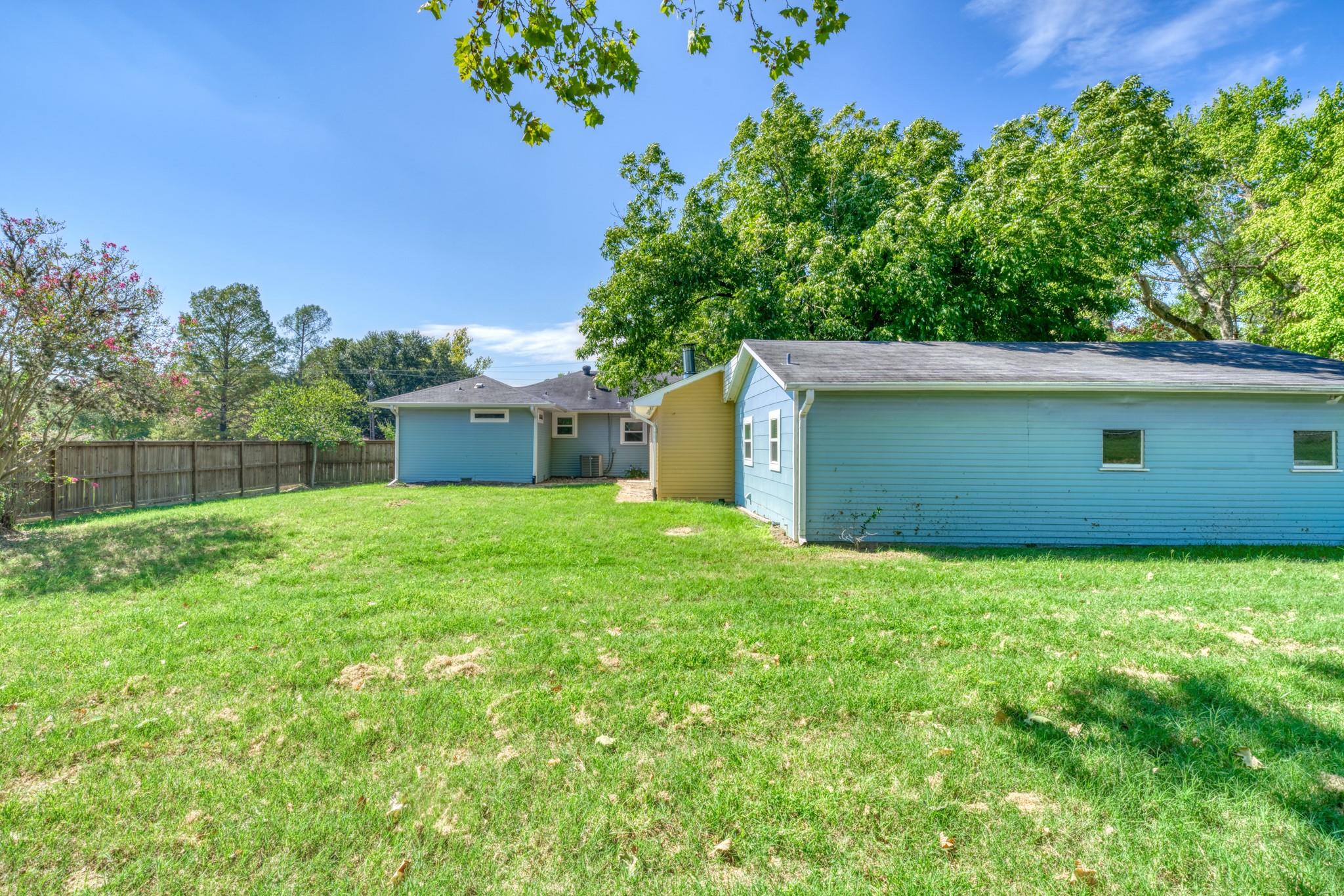 1524 Highway 159 W, Bellville, TX 77418
