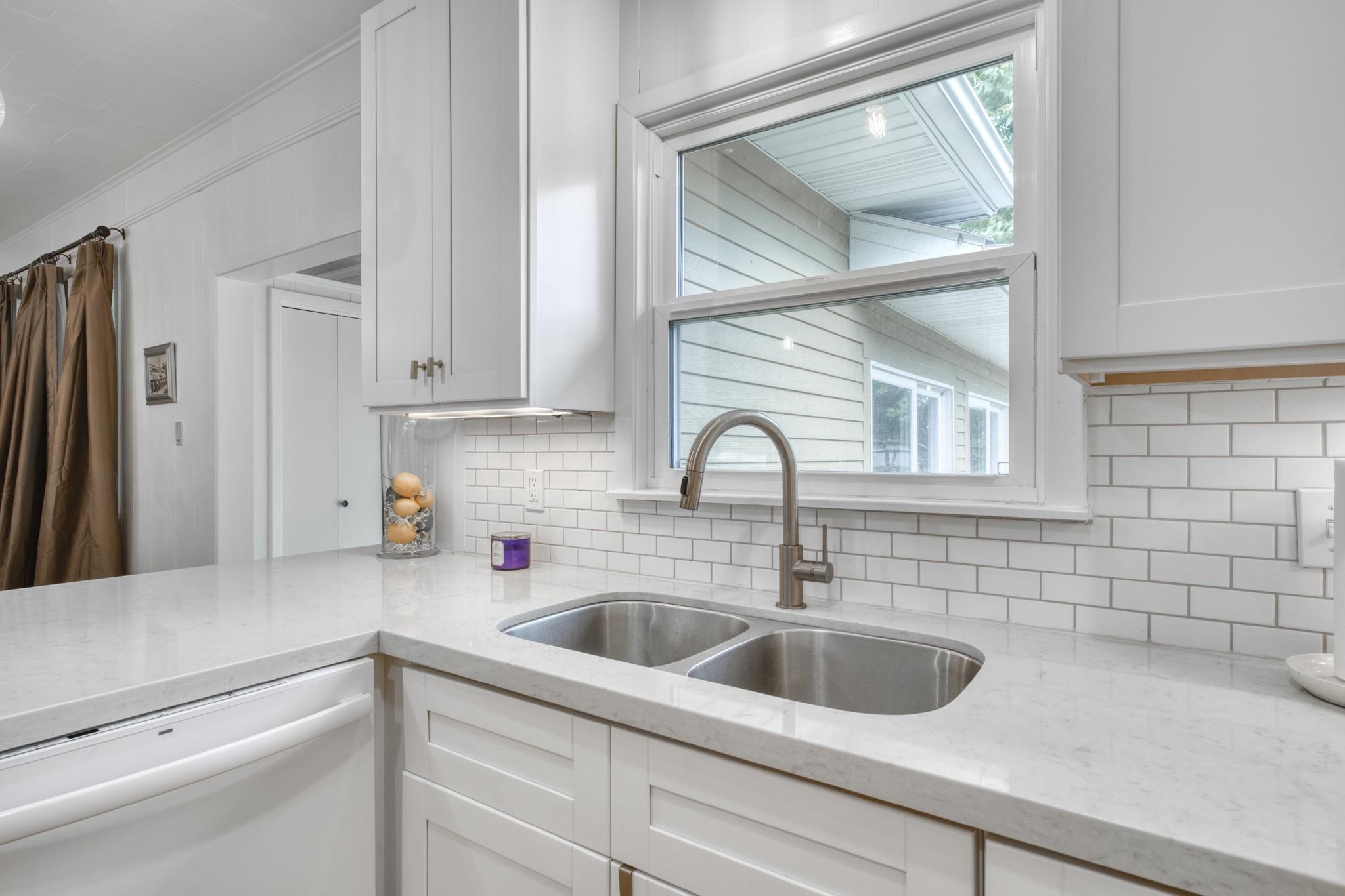 1524 Highway 159 W, Bellville, TX 77418