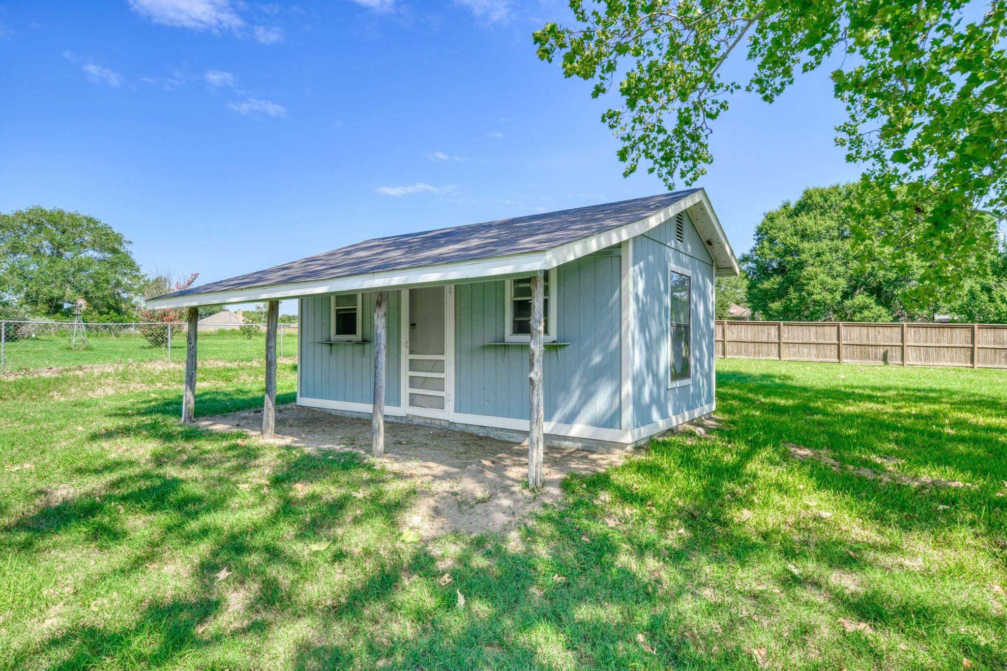 1524 Highway 159 W, Bellville, TX 77418