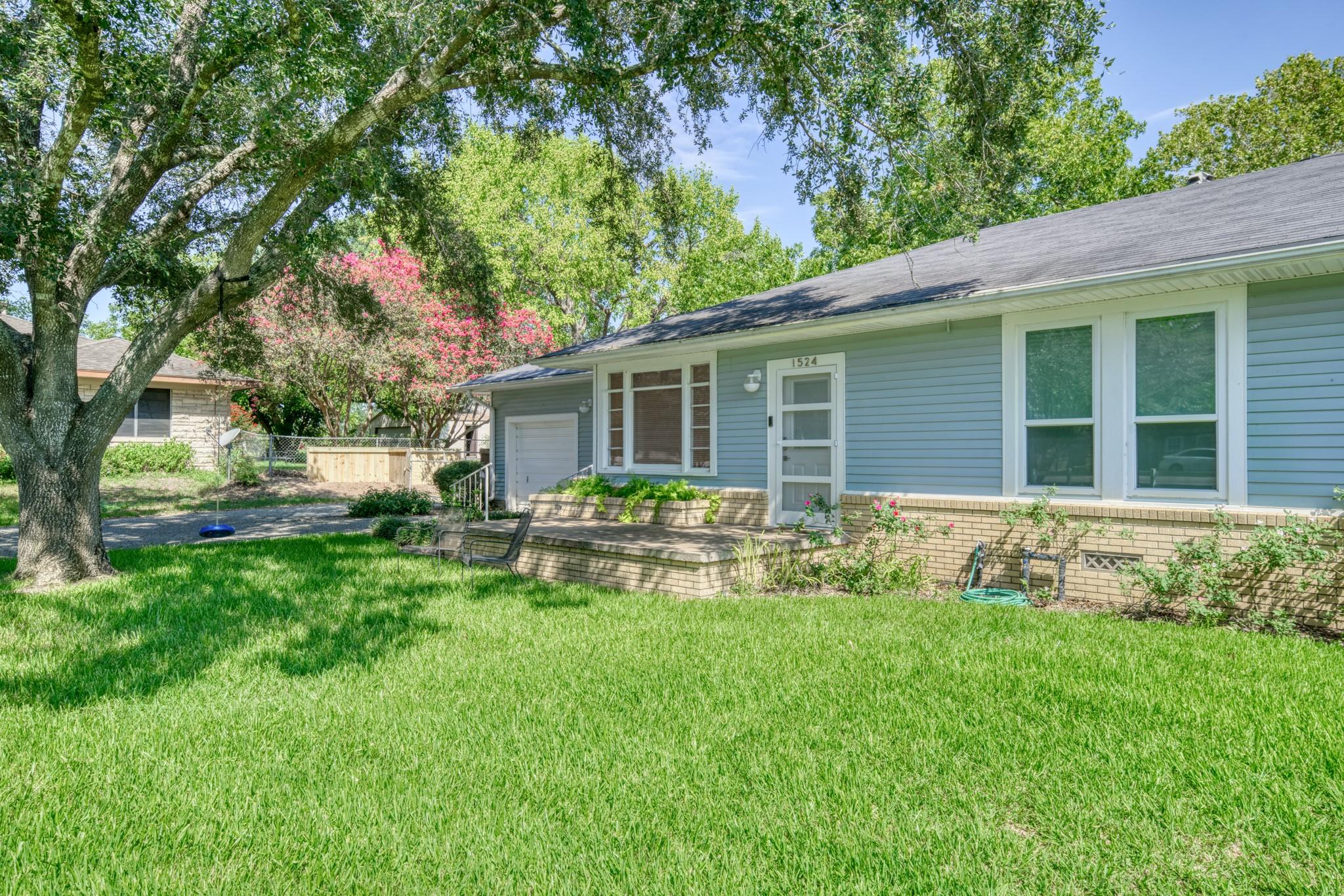 1524 Highway 159 W, Bellville, TX 77418