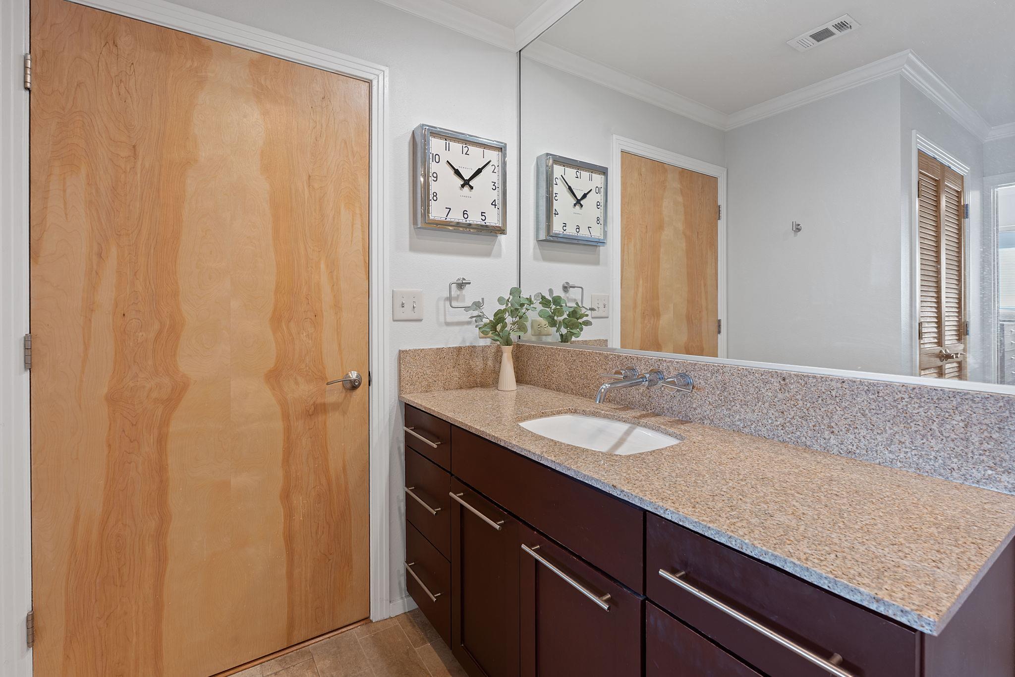 1600 Barton Springs Rd # 2108, Austin, TX 78704