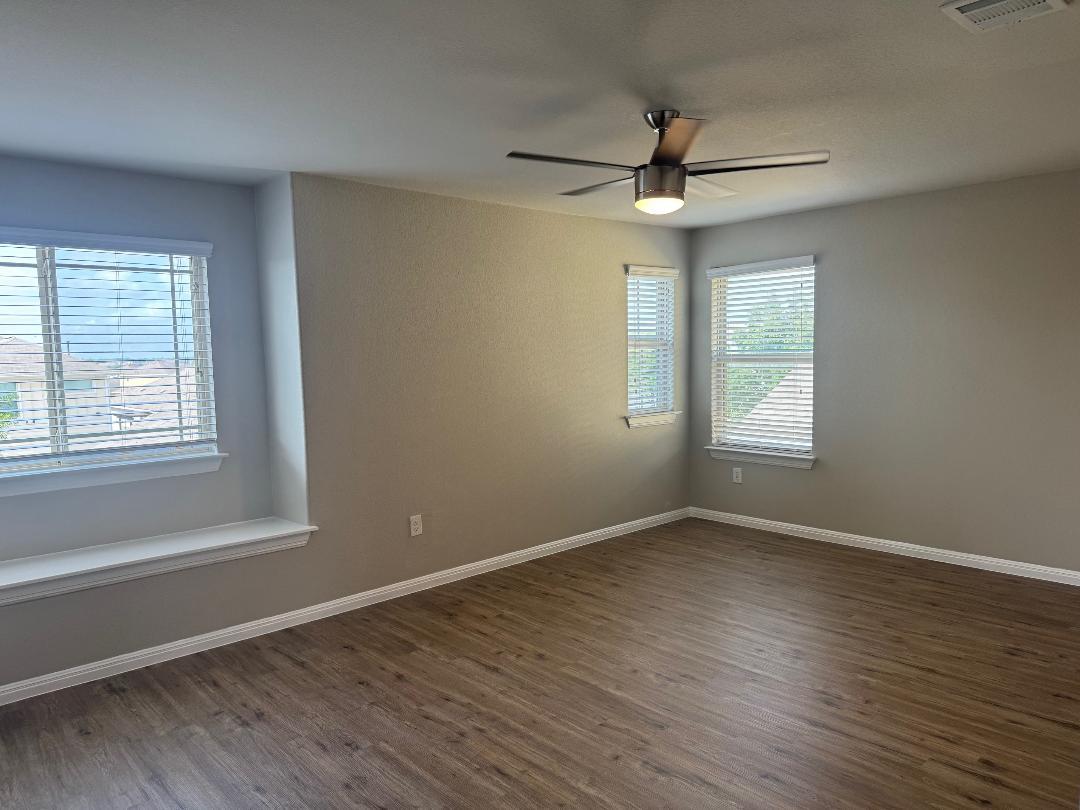 232 Triumph Rd, Buda, TX 78610