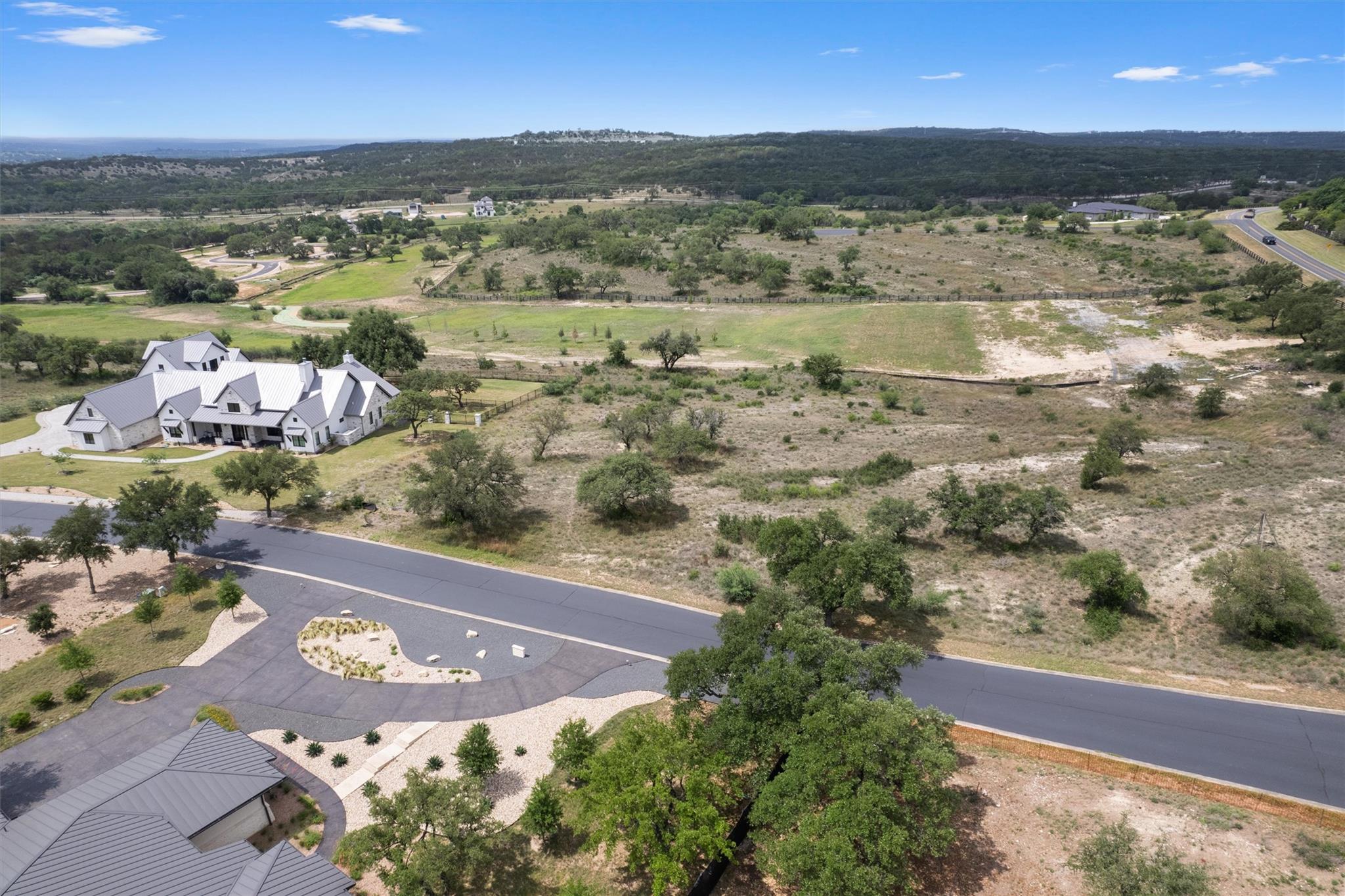 1217 Saddlebrook Canyon Ct, Spicewood, TX 78669