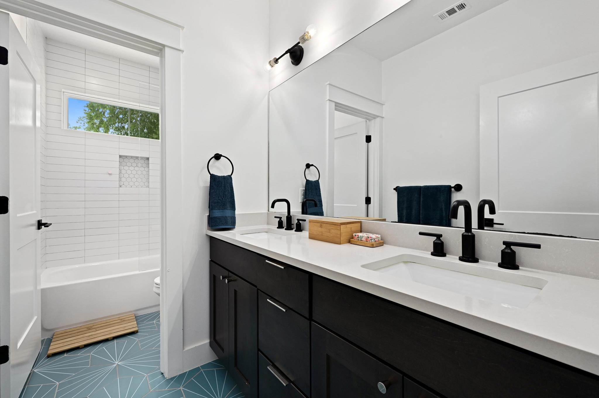 1815 Cullen Ave # 1, Austin, TX 78757