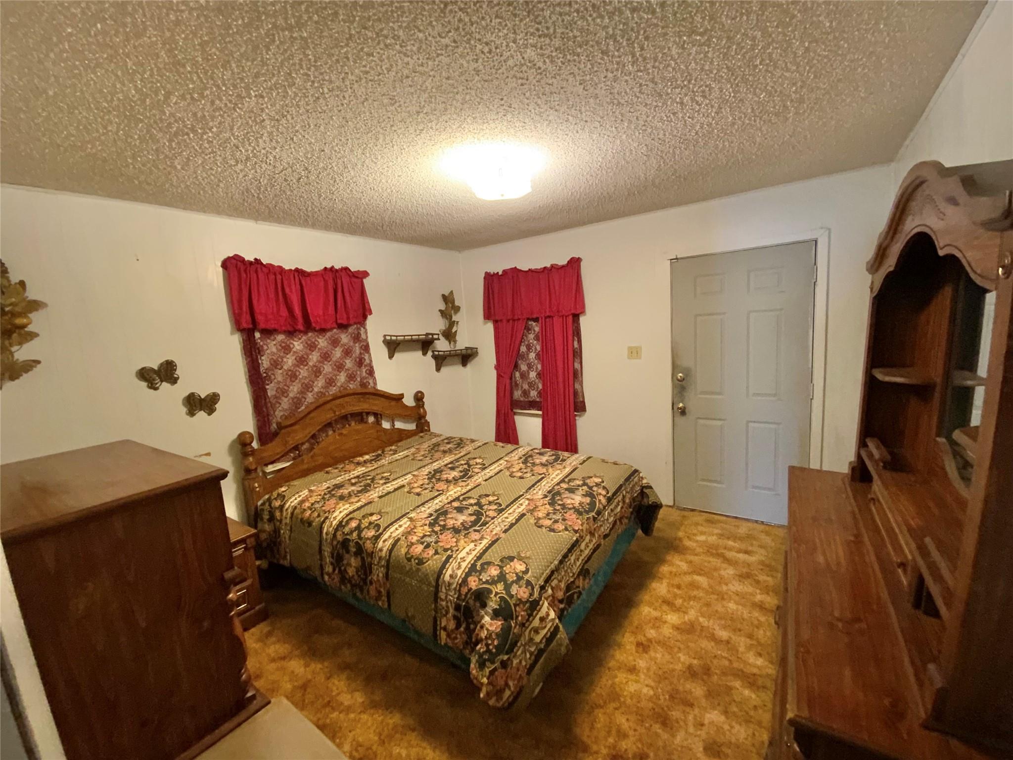 1113 W 3rd St, Taylor, TX 76574