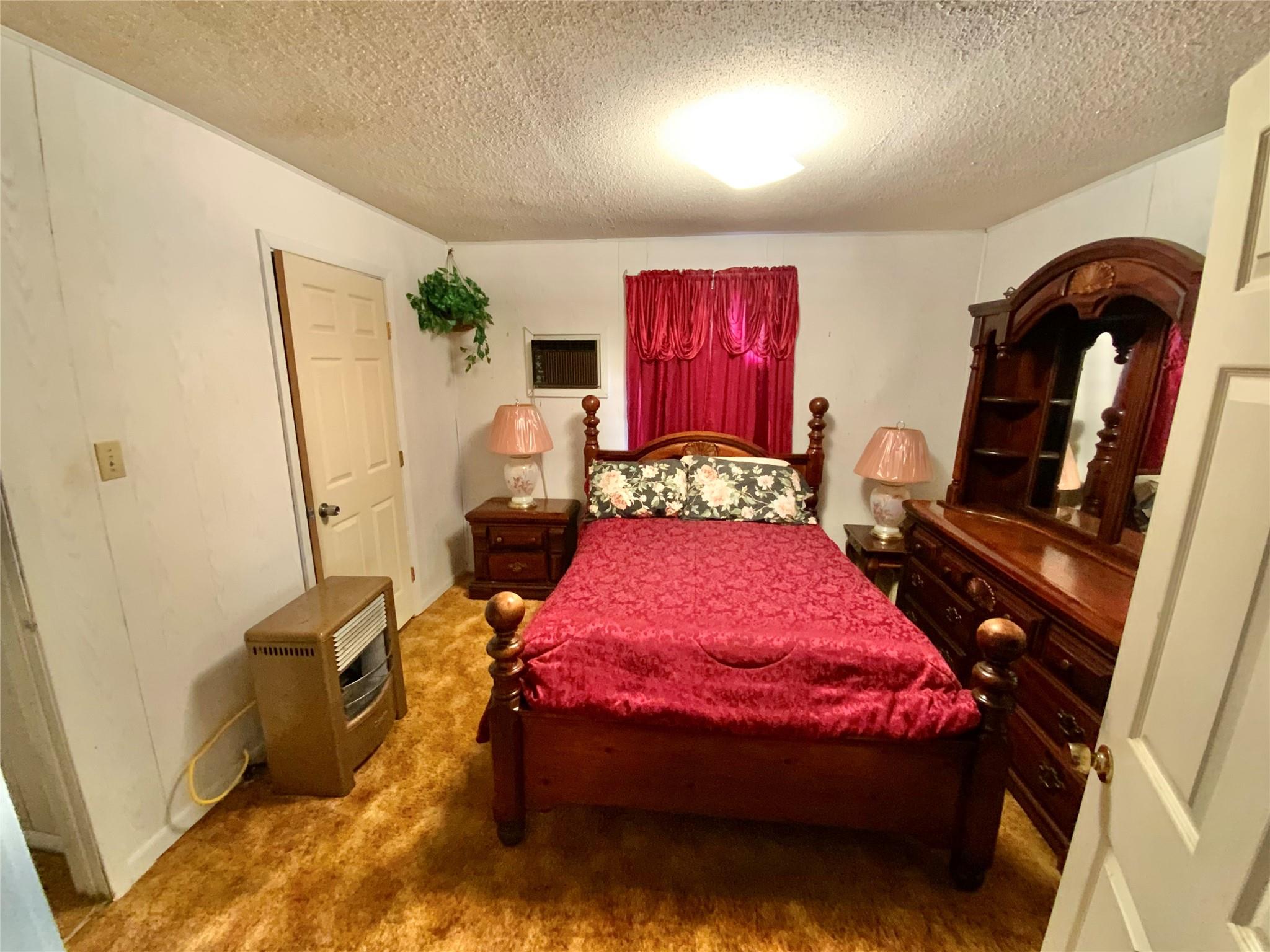 1113 W 3rd St, Taylor, TX 76574