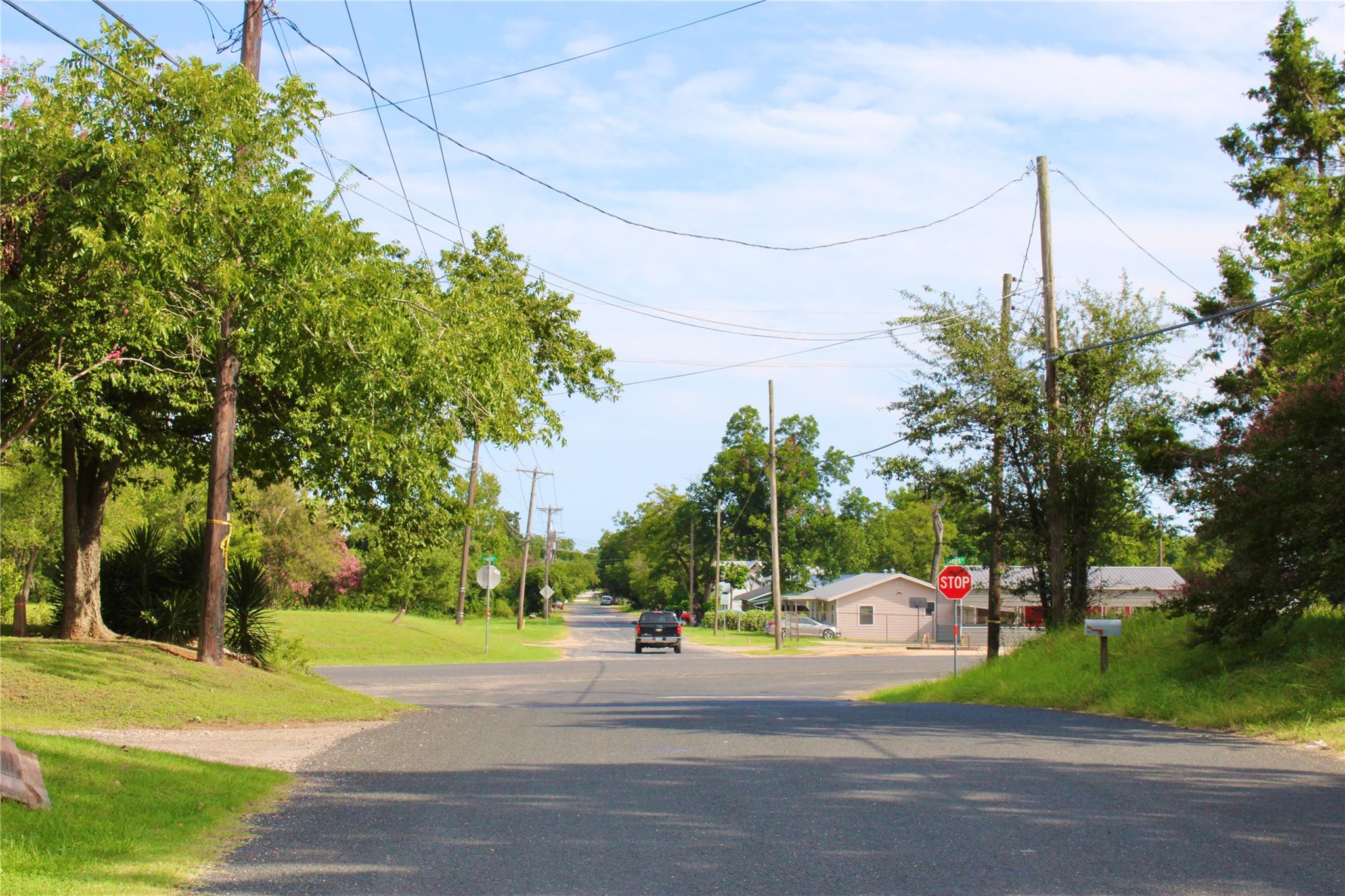 505 S Avenue C Ave, Elgin, TX 78621