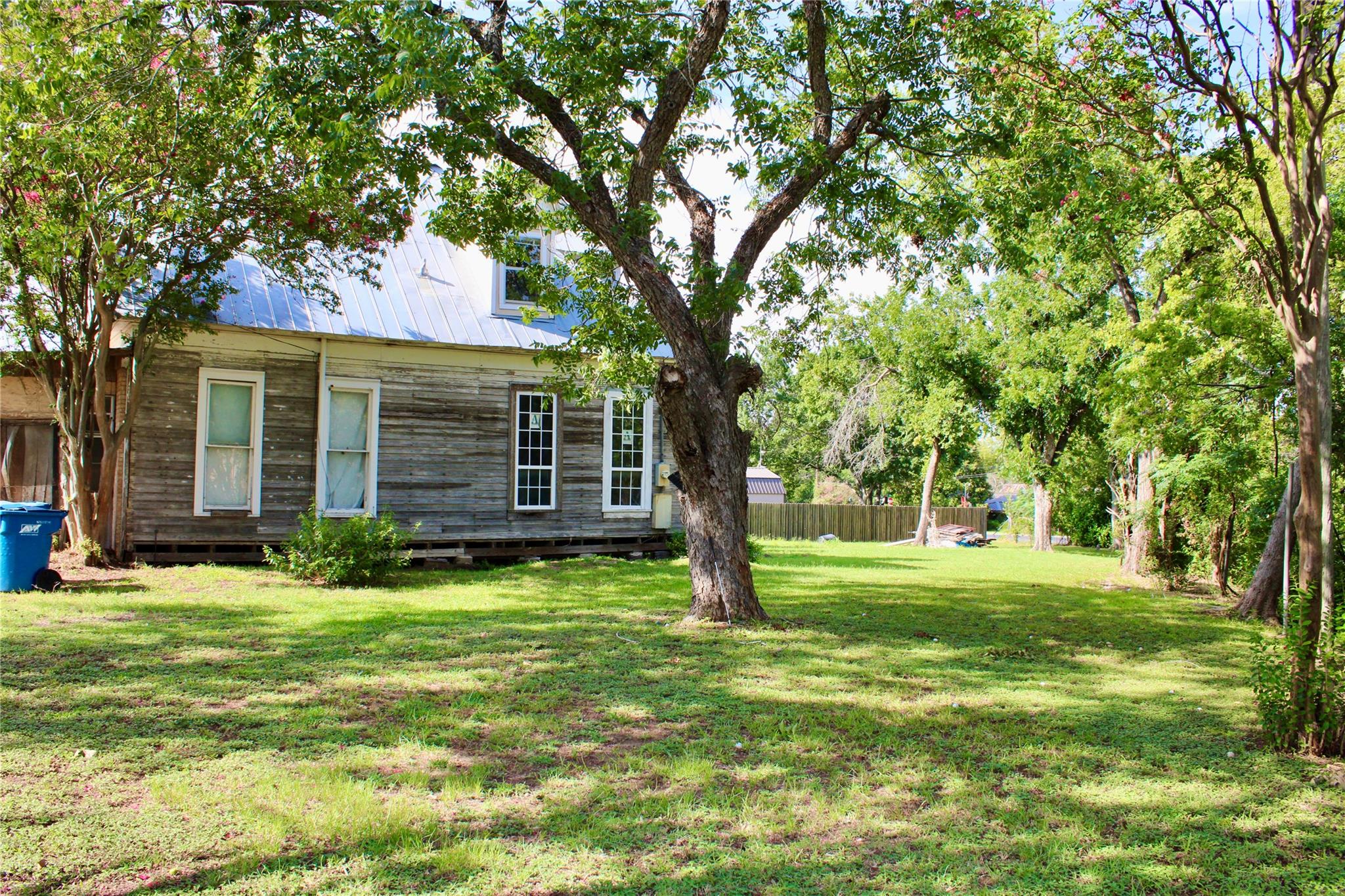 505 S Avenue C Ave, Elgin, TX 78621