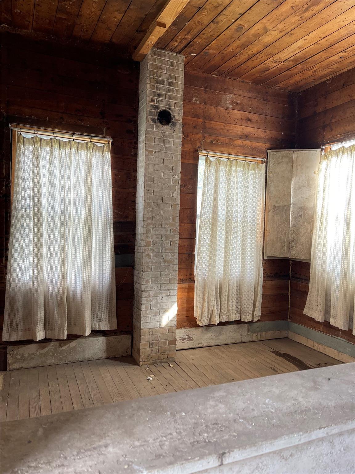 505 S Avenue C Ave, Elgin, TX 78621