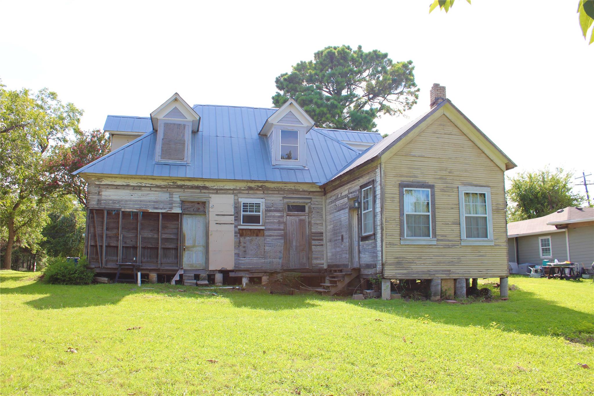 505 S Avenue C Ave, Elgin, TX 78621