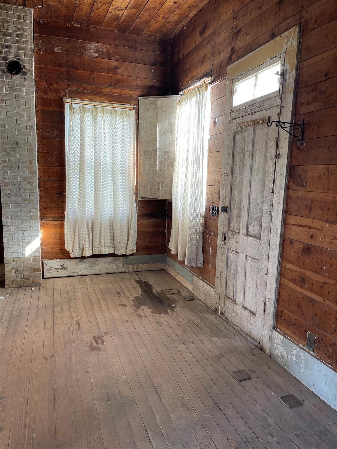 505 S Avenue C Ave, Elgin, TX 78621