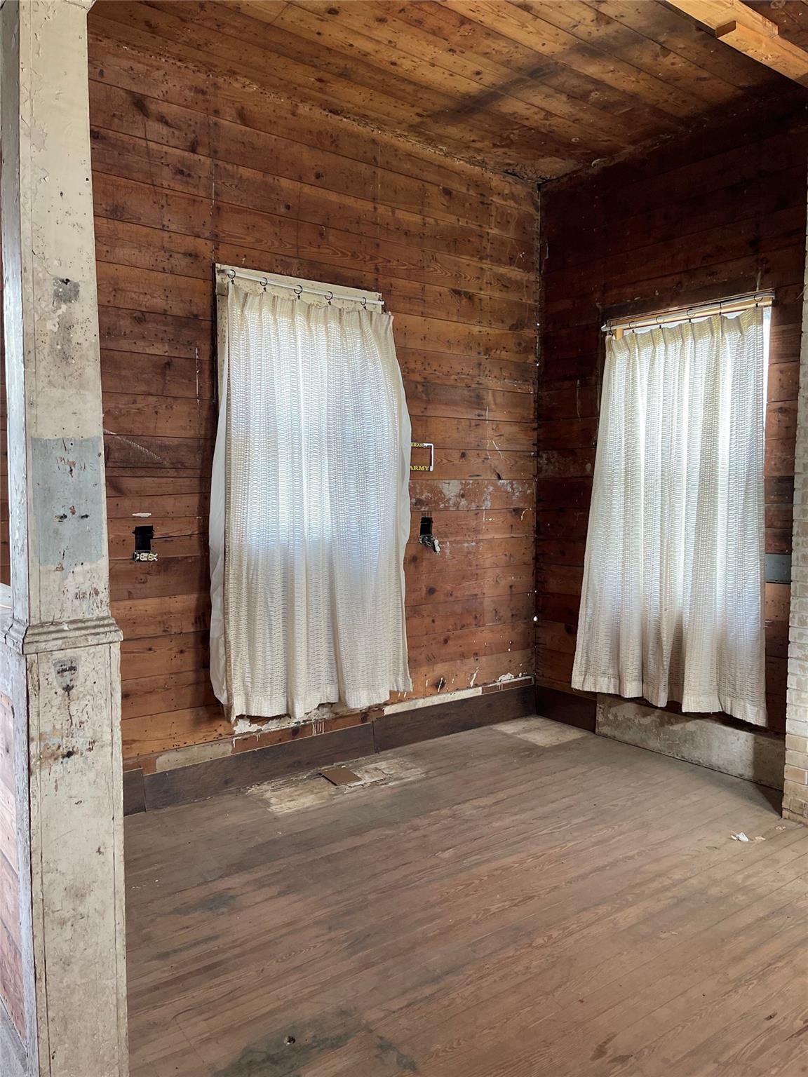 505 S Avenue C Ave, Elgin, TX 78621