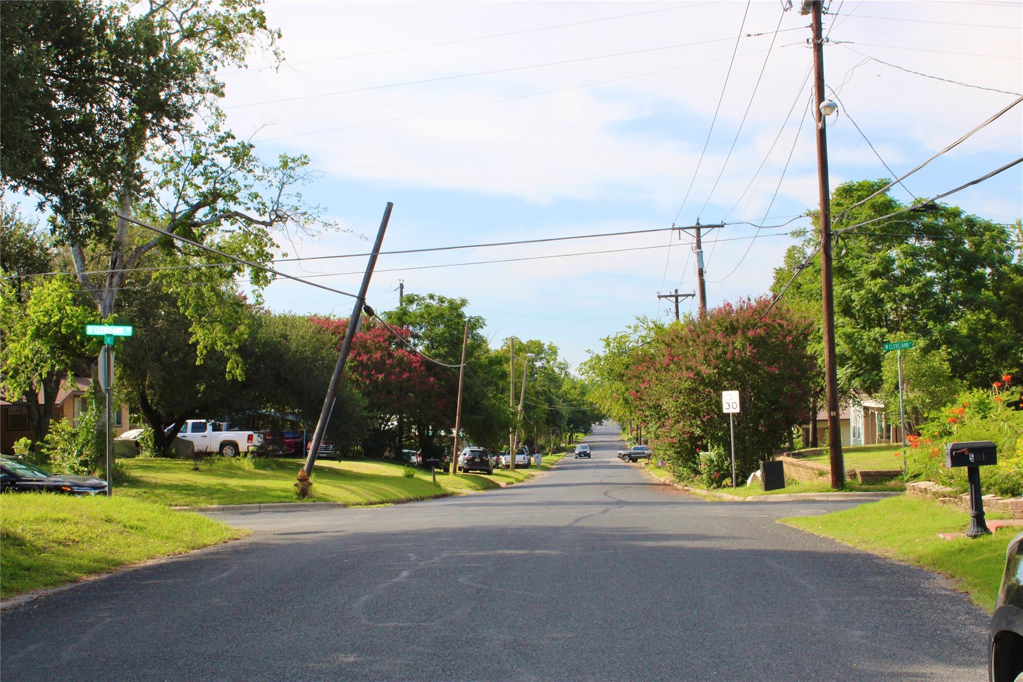 505 S Avenue C Ave, Elgin, TX 78621