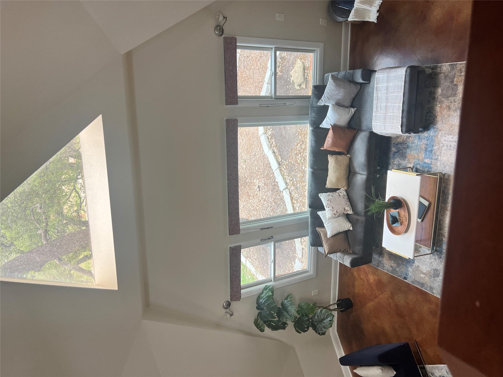 16 Tall Oaks Trl, Austin, TX 78737